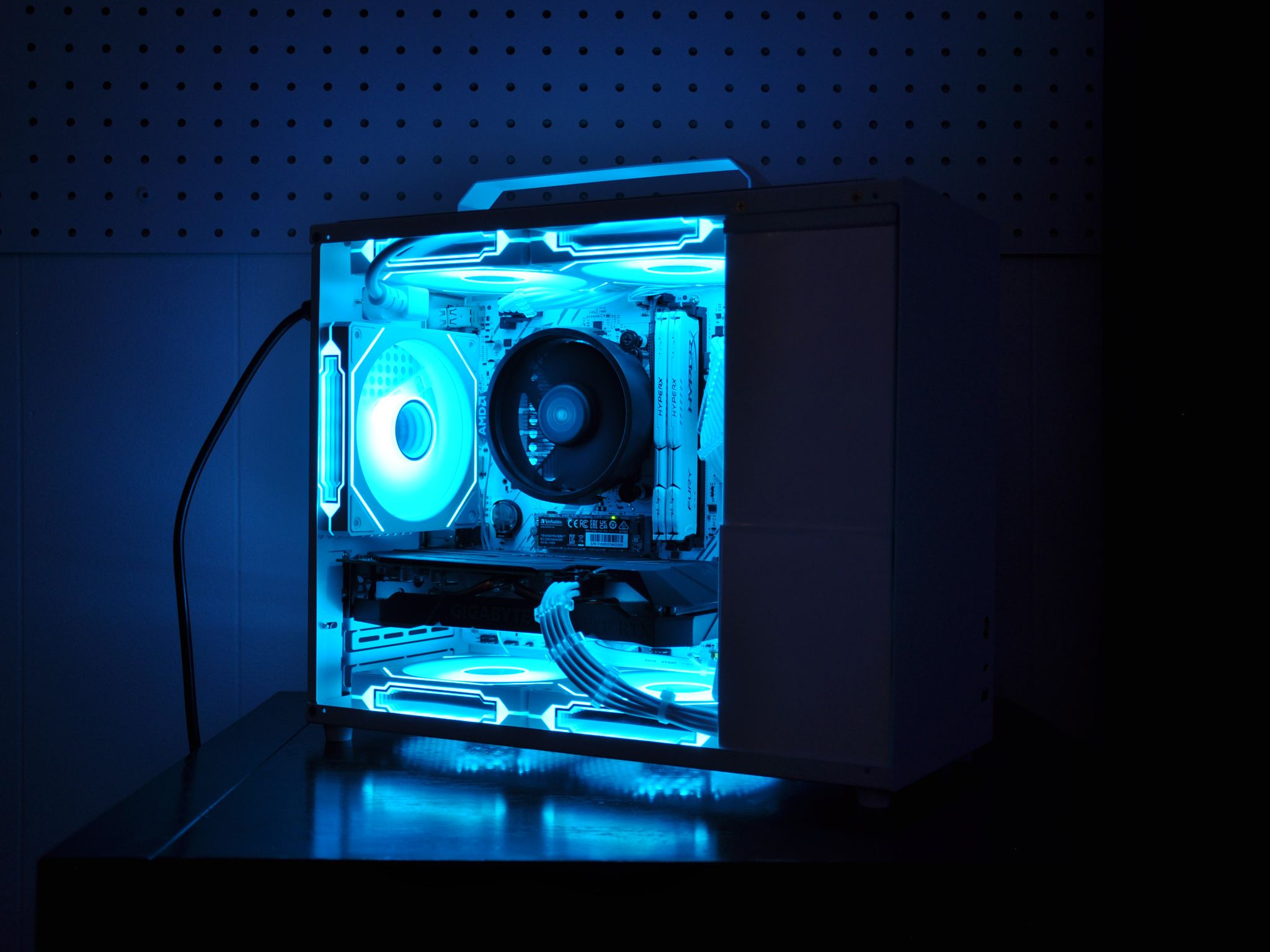 MINI WHITE PC | RTX 2060 OC | AMD RYZEN 5 5500 | 16GB RAM | 1TB GEN 4 SSD | FREE WIFI 6 | $590