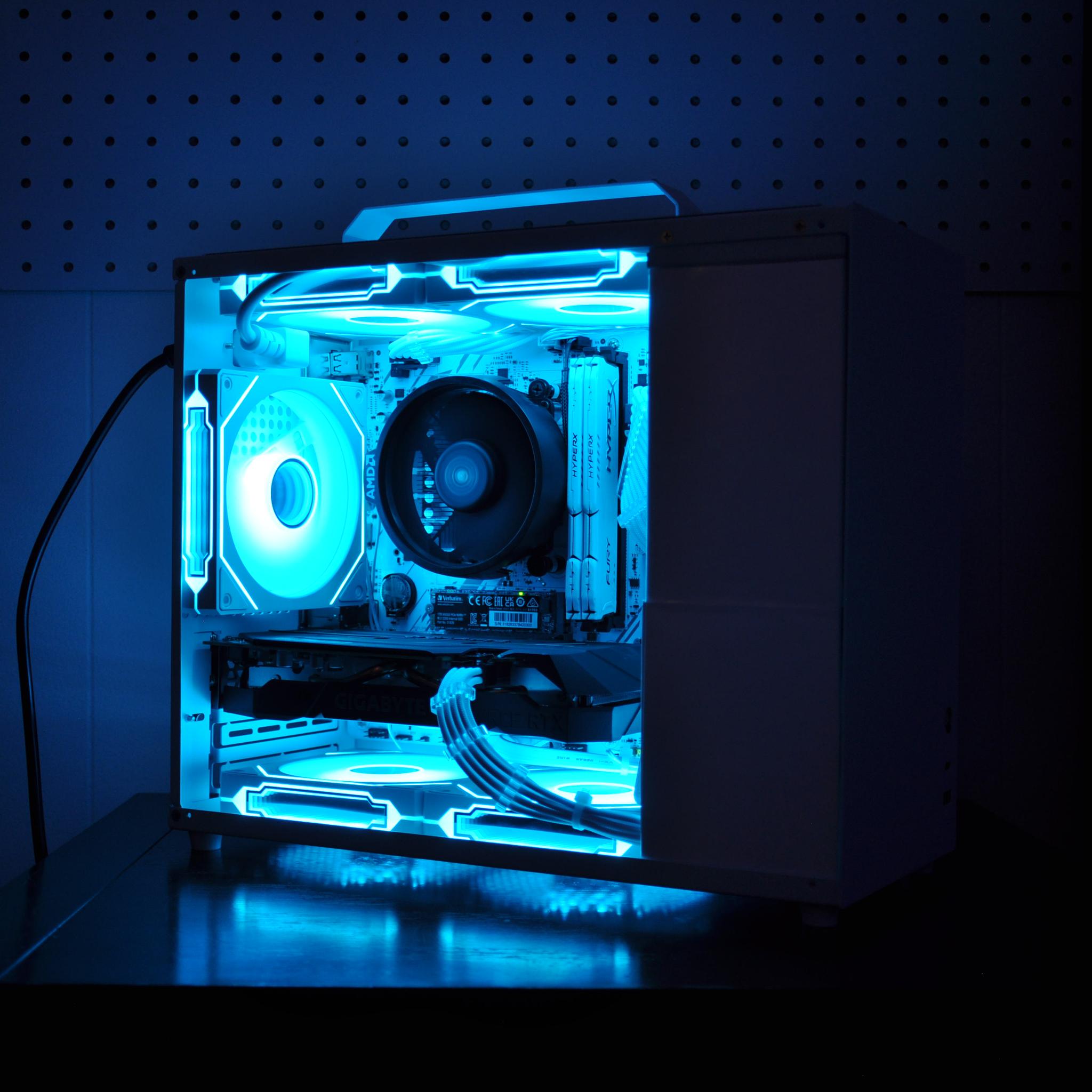 MINI WHITE PC | RTX 2060 OC | AMD RYZEN 5 5500 | 16GB RAM | 1TB GEN 4 SSD | FREE WIFI 6 | $590