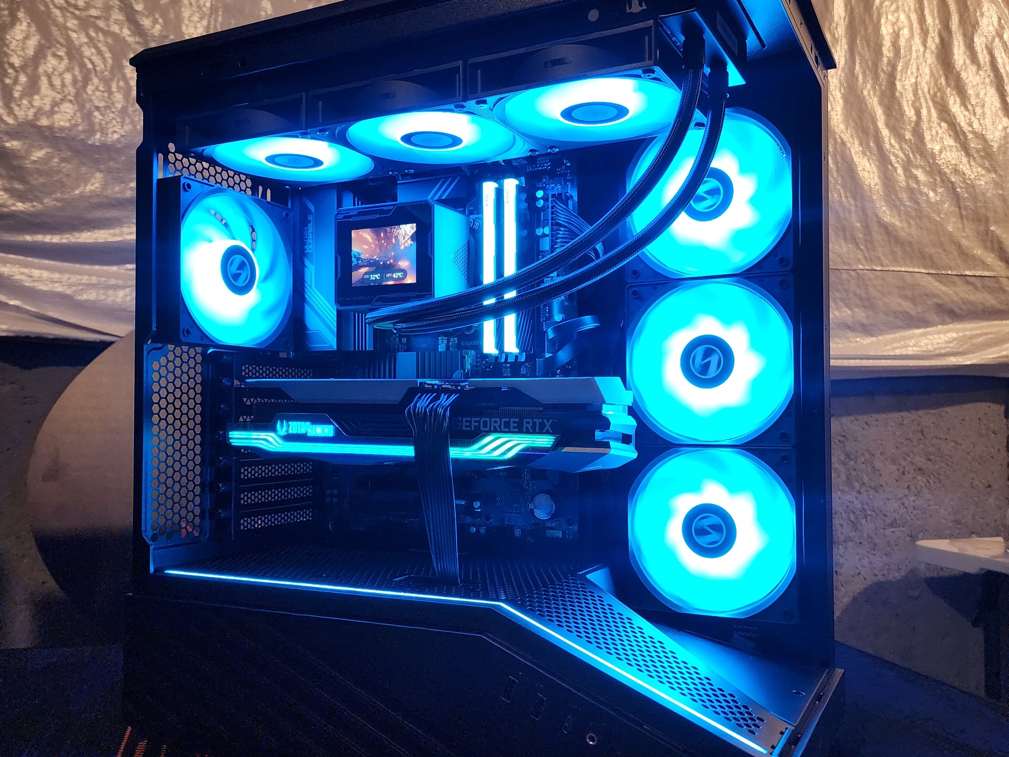 RTX 3080 Ti / i9-14900KF / 32GB DDR5 RAM / 1TB NVMe SSD