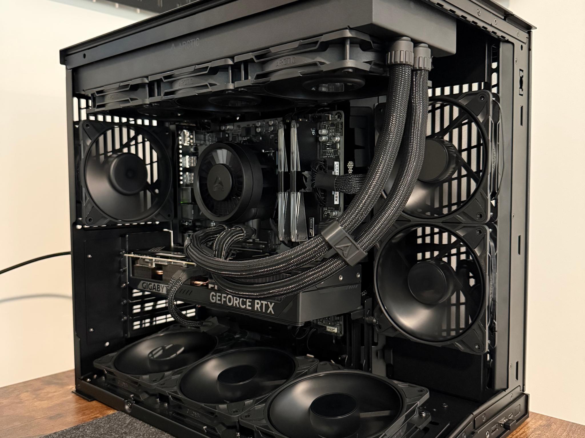 5070 12 GB | 9700x | 32 GB DDR5 | 1 TB M.2 4.0 | 10 x 3000 RPM Artic Fans | CUSTOM BLACK GAMING PC