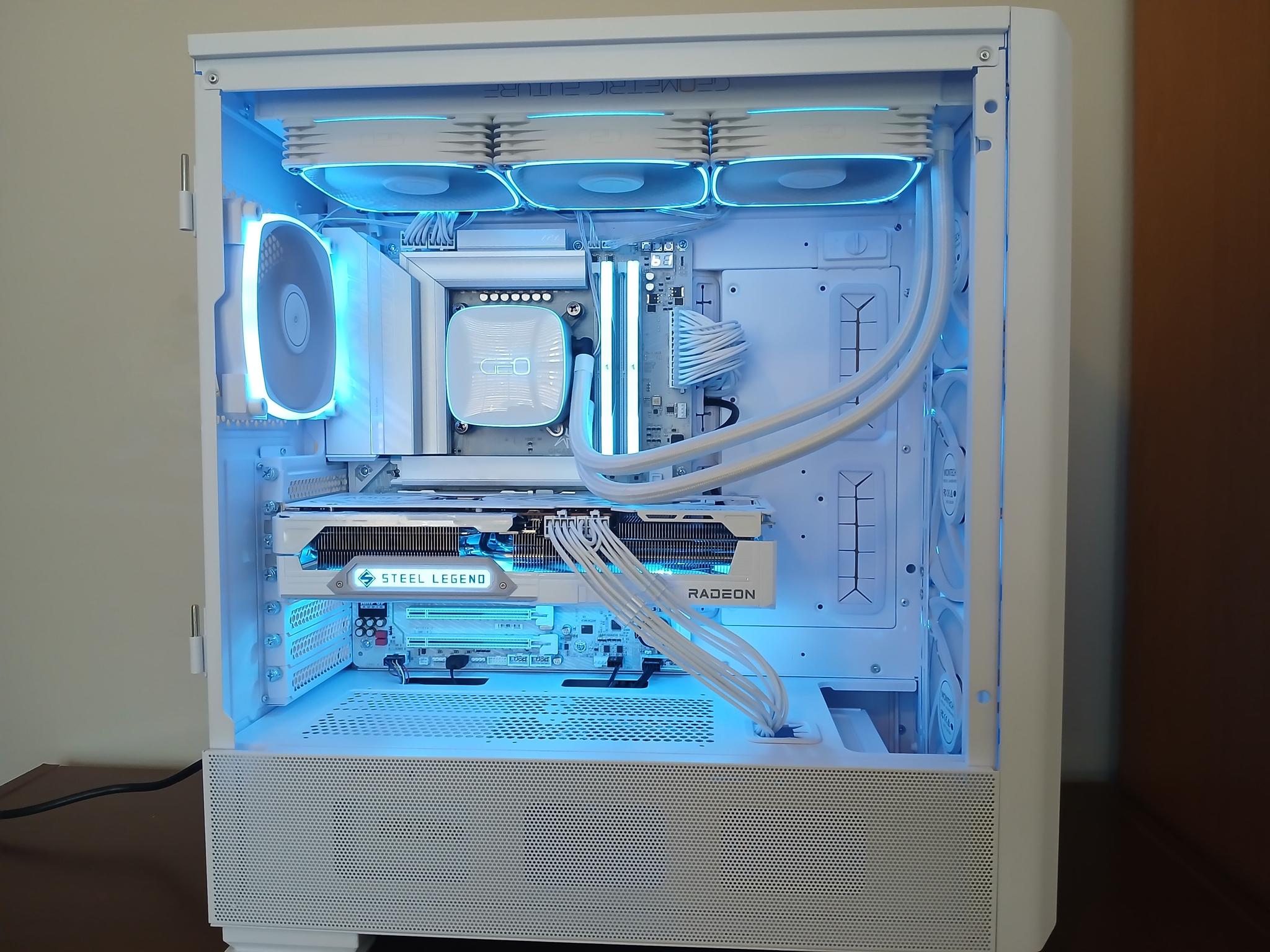4K Frost White | RX 9070XT 16GB | Intel Core Ultra 7 265KF | 32GB RAM | 2TB SSD
