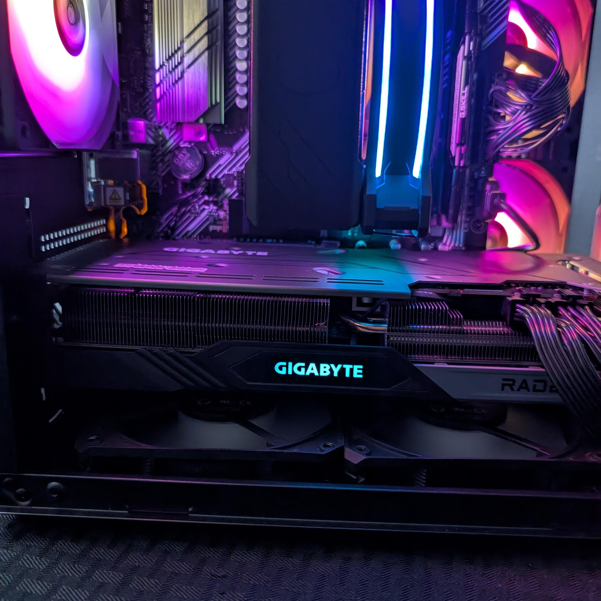 Cube Compact Gaming PC RX 7800XT 16GBvram- Ryzen 7 3700x-16GB DDR4 3200-1 TB NVME Gen 4