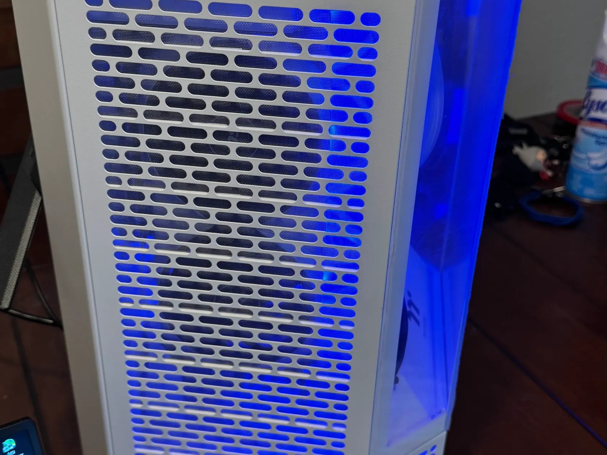 Tower 250|ROG Strix B650-I|9800X3D|32GB 6000Mts|2TB|4070Ti Super