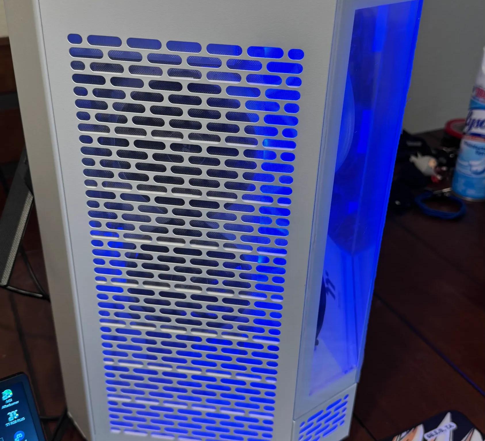 Tower 250|ROG Strix B650-I|9800X3D|32GB 6000Mts|2TB|4070Ti Super