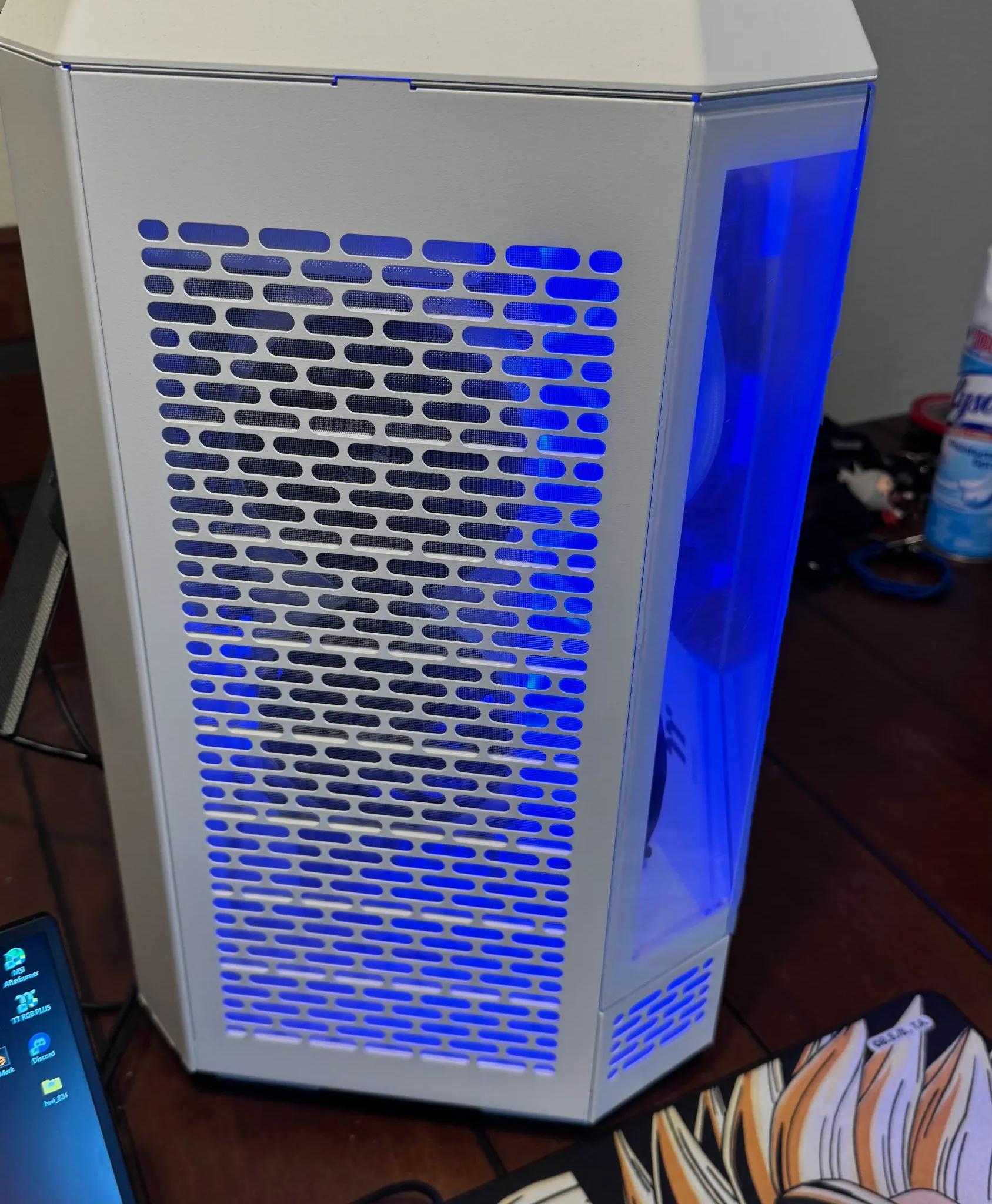 Tower 250|ROG Strix B650-I|9800X3D|32GB 6000Mts|2TB|4070Ti Super