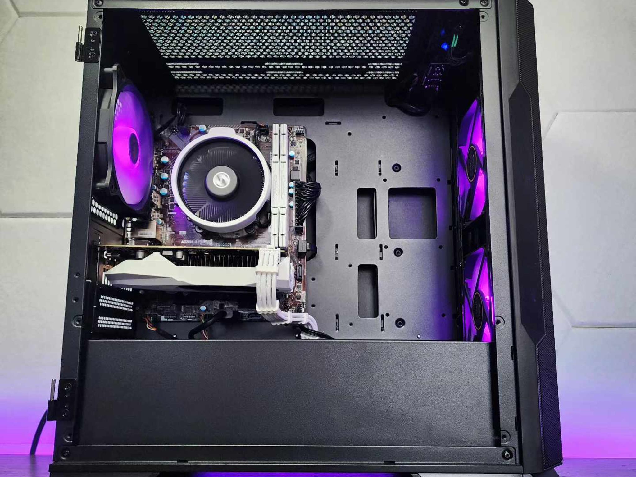💜🤍💜 GTX 1660 Ti // Ryzen 5 1600AF // 16GB 3600MHz // 1TB SSD
