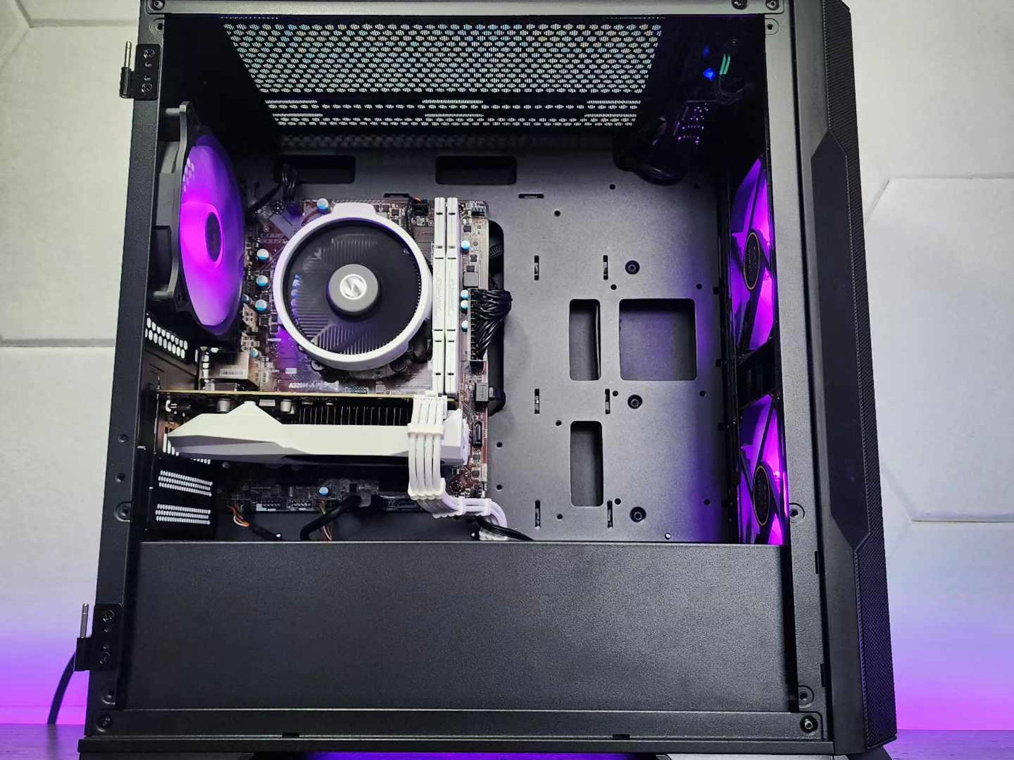 💜🤍💜 GTX 1660 Ti // Ryzen 5 1600AF // 16GB 3600MHz // 1TB SSD