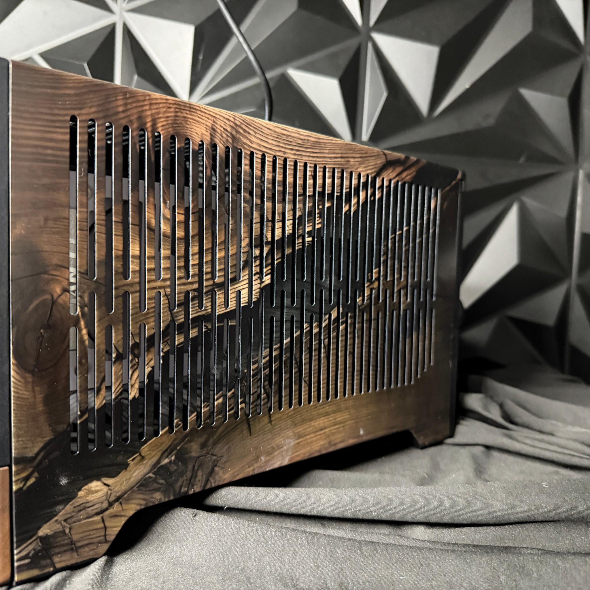 🌙🌲 MIDNIGHT OAK 🌲🌙 Ryzen 7 7700X| RTX 5070| 32 GB DDR5| 2 TB Nvme | 850W Gold PSU