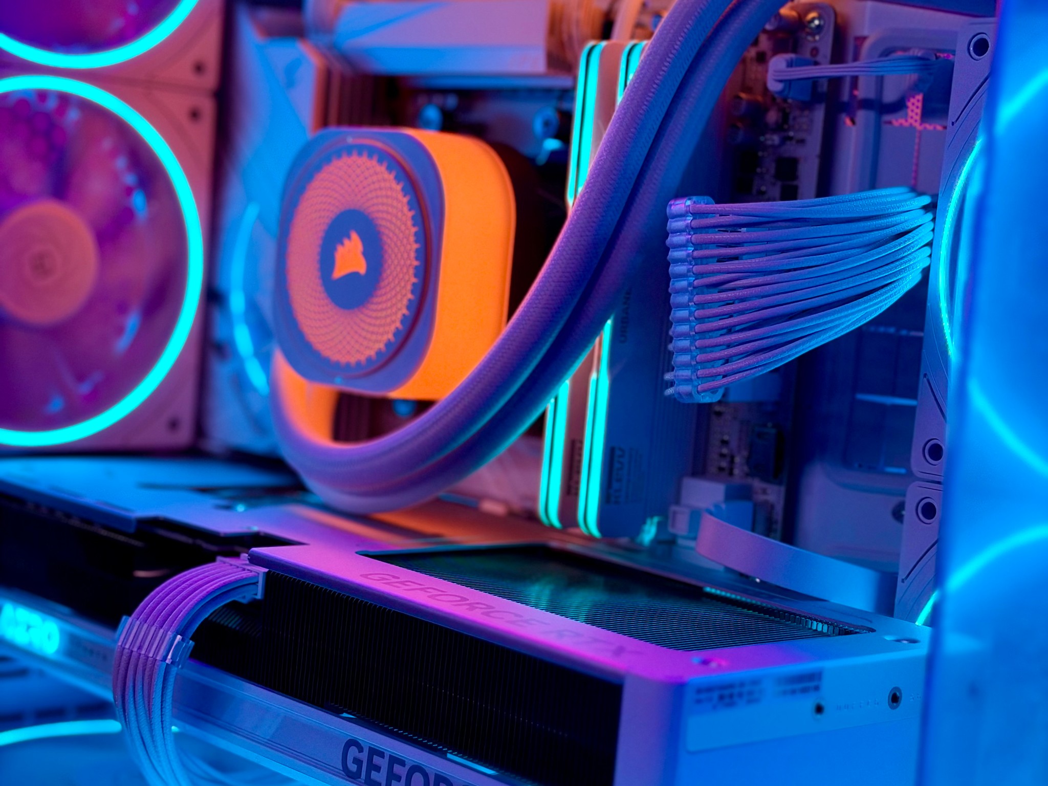 Quantum Aura - Gigabyte 5070 Aero OC | Ryzen 9600X | 32GB DDR5 RAM | 1TB SSD Crucial T500 | WIN11PRO