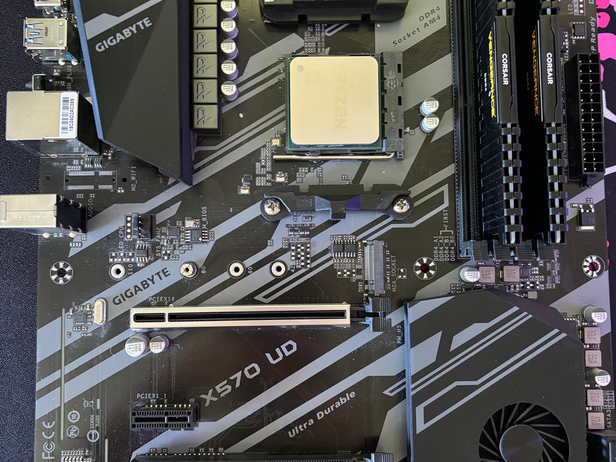 CPU/MB/RAM COMBO | AMD Ryzen 5 3600 | Gigabyte X570 UD | 32GB Corsair Vengeance DDR4 3600 MHz