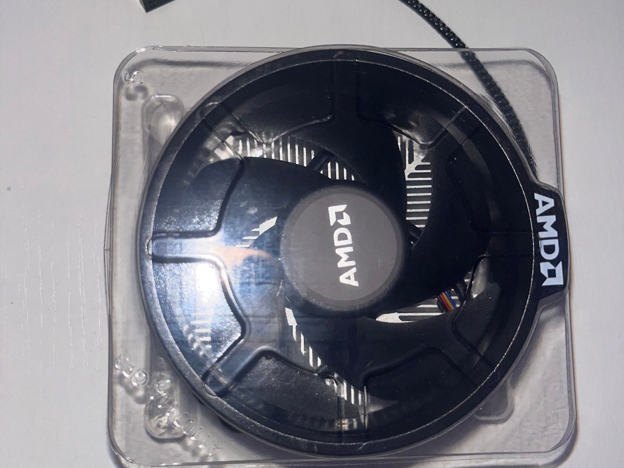 Ryzen 5 1600 CPU 6 Core, 12 Thread 3.2ghz base, 3.6ghz turbo with Low Profile AMD stock Fan included