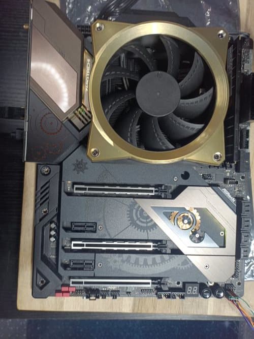 ASROCK Z490 TaiChi  Combo/ I5 10600k, 2tb m.2, 32gb 3600mhz Cl 18 ram.