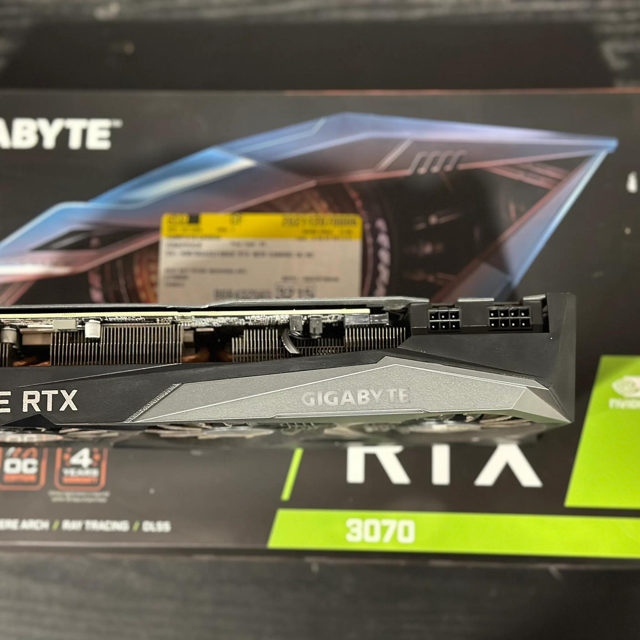GIGABYTE Gaming OC GeForce RTX 3070 8GB GDDR6 PCI Express 4.0 ATX Video Card