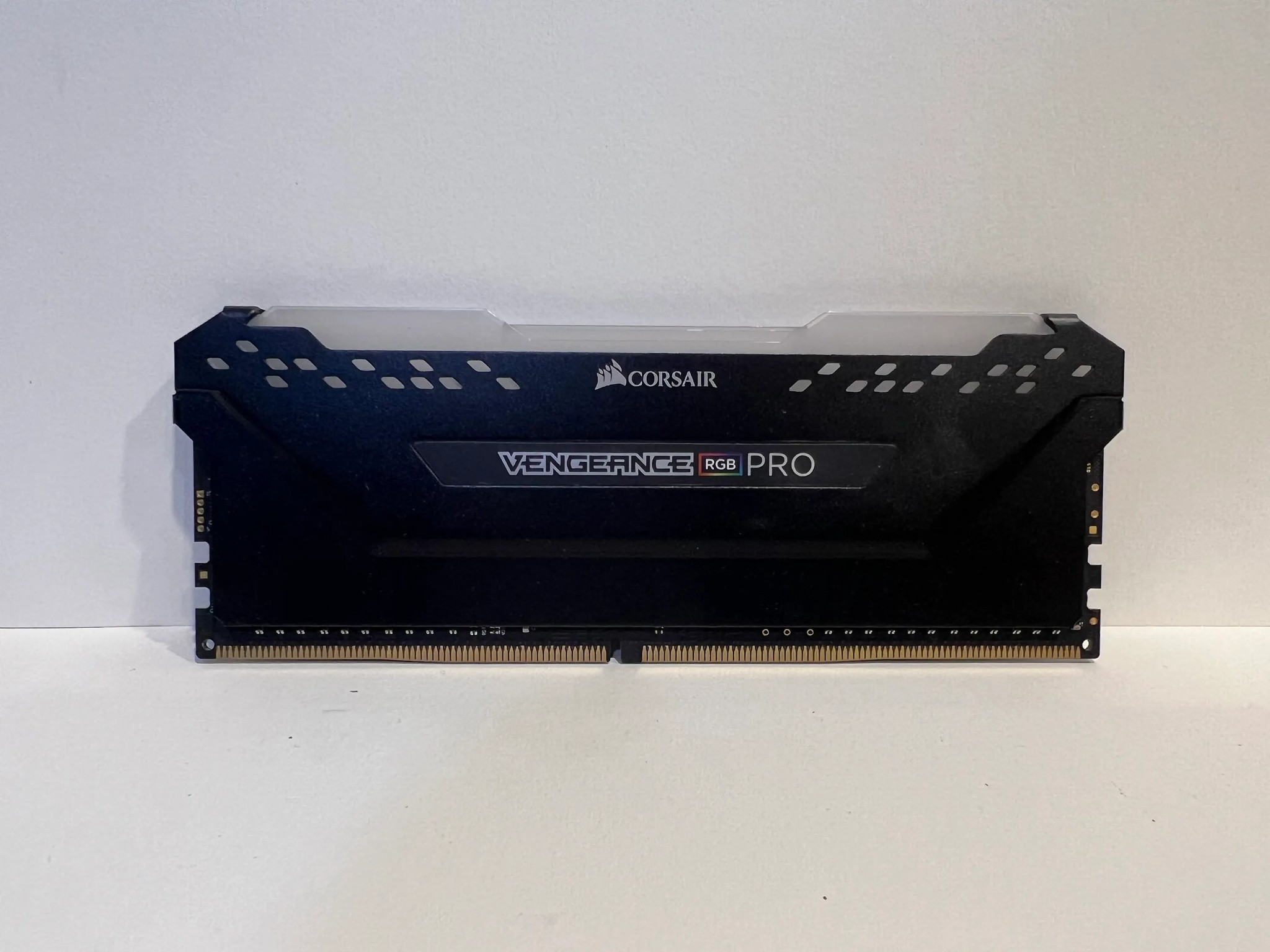 32GB DDR4 RAM - Corsair RGB 3000 MHz