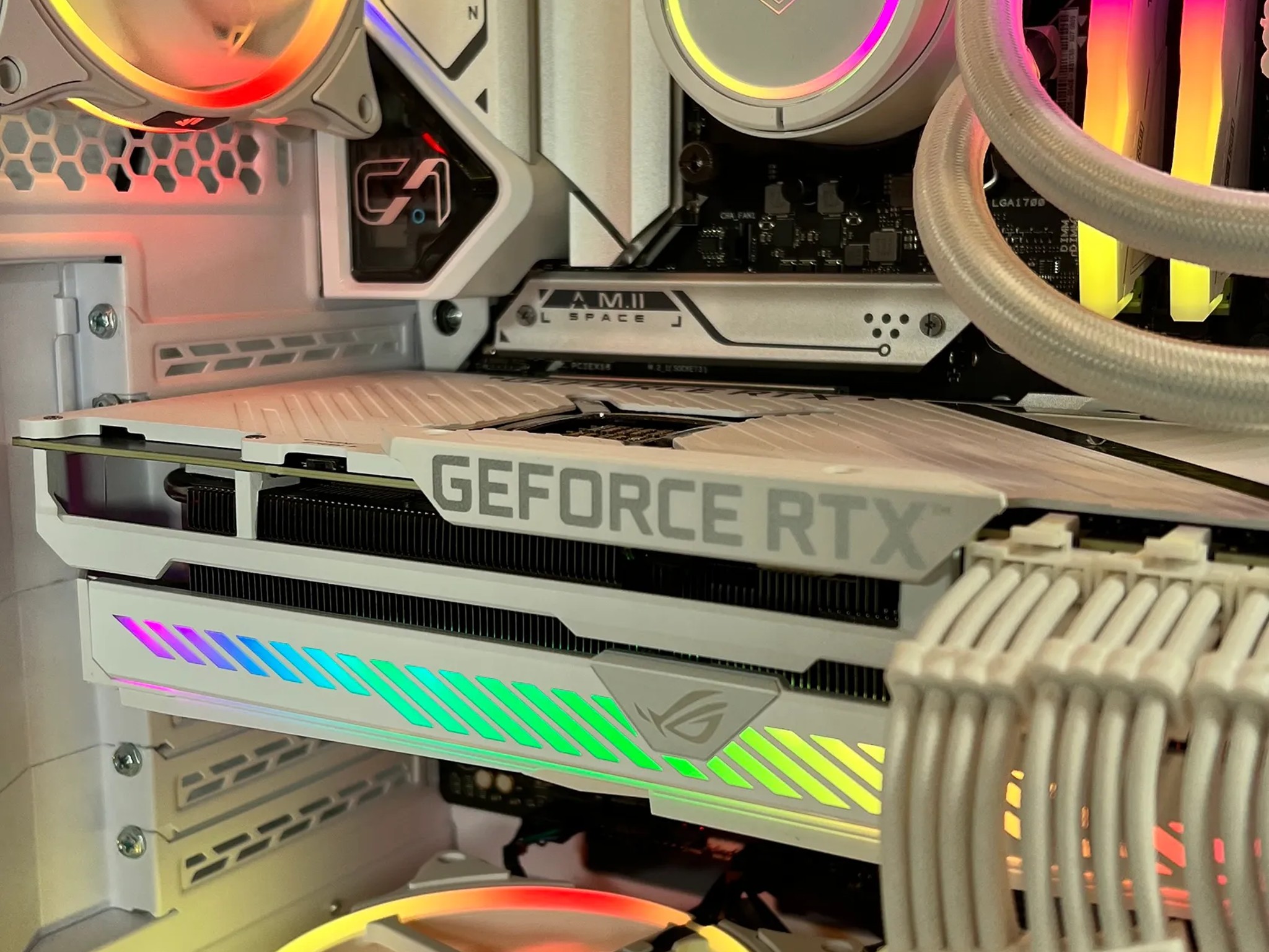 Snow Edition - Intel 13600KF Asus ROG Strix RTX 3080 32GB DDR5 RAM 2TB M.2 Win 11 Pro