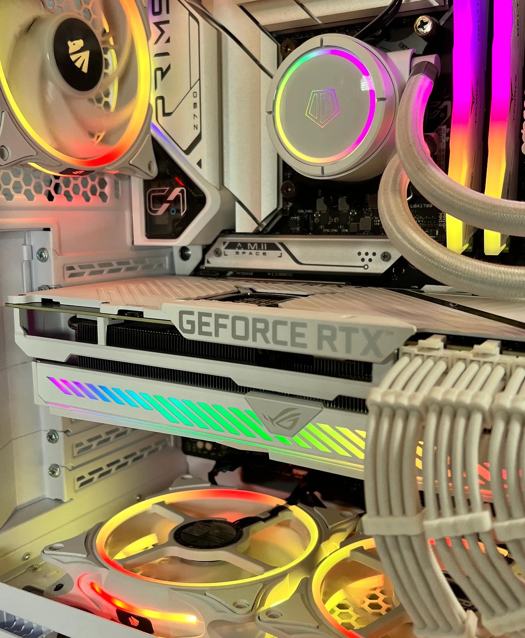 Snow Edition - Intel 13600KF Asus ROG Strix RTX 3080 32GB DDR5 RAM 2TB M.2 Win 11 Pro
