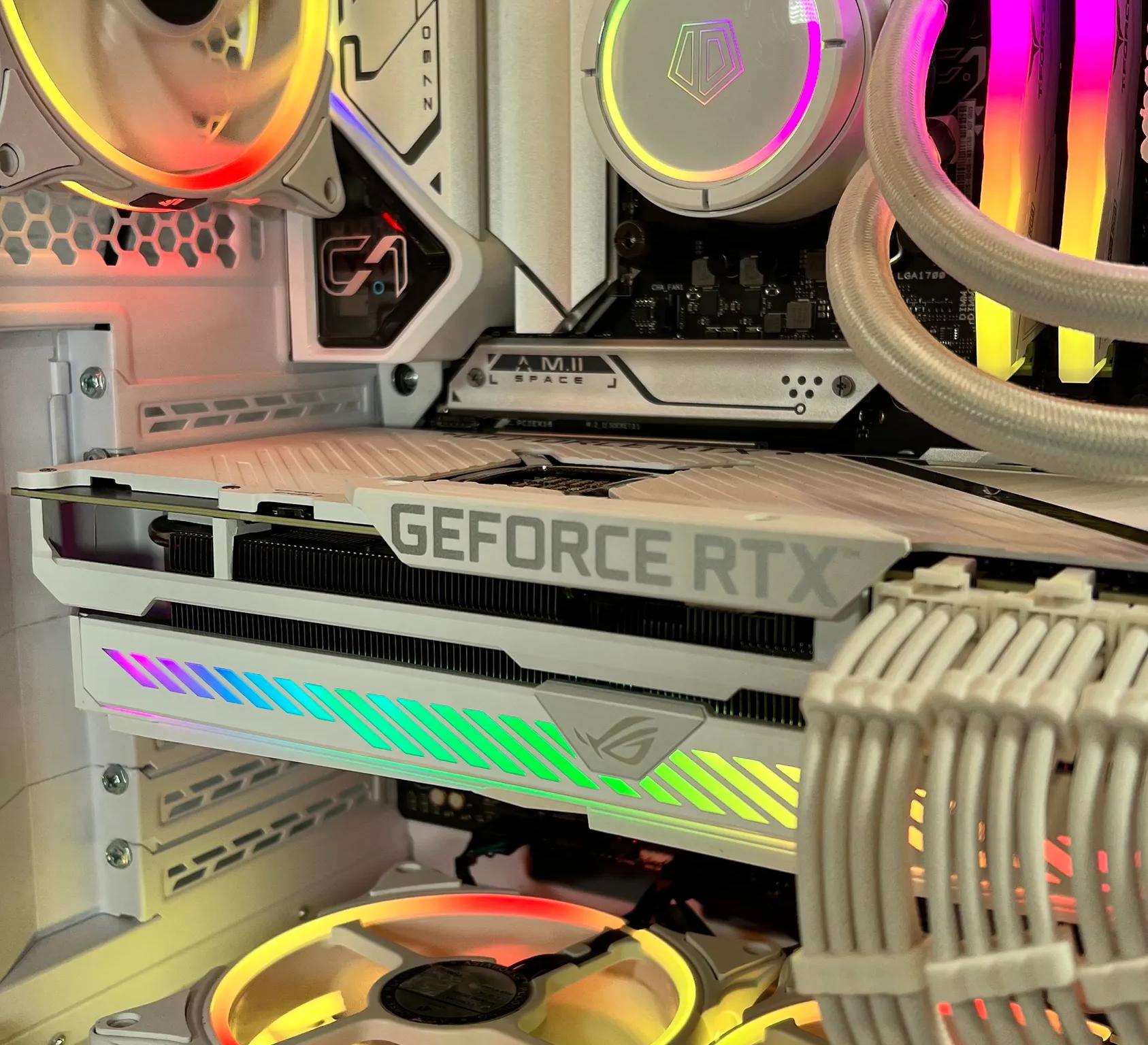 Snow Edition - Intel 13600KF Asus ROG Strix RTX 3080 32GB DDR5 RAM 2TB M.2 Win 11 Pro
