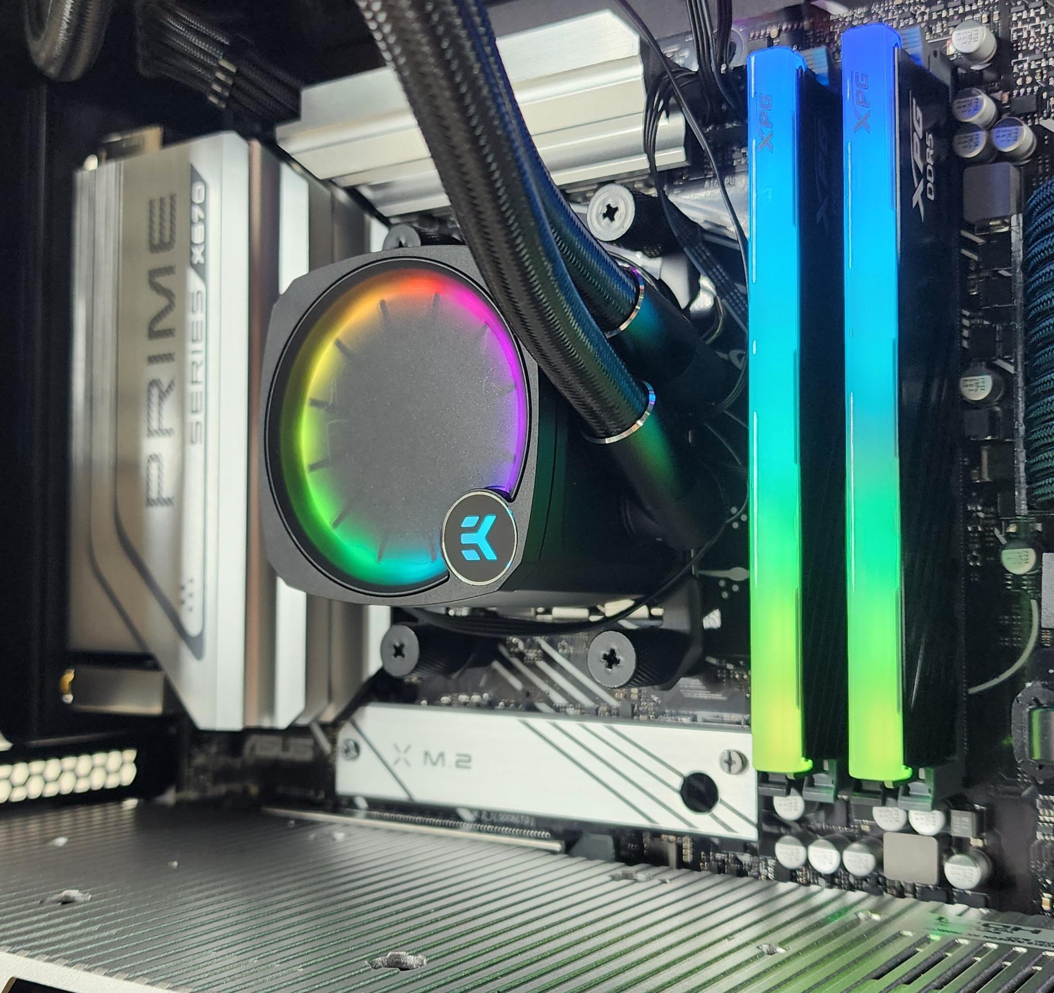 Gaming PC Ryzen 7 9800X3D 32GB RAM 2TB SSD RX 7900 XTX 24GB Windows 11 Computer