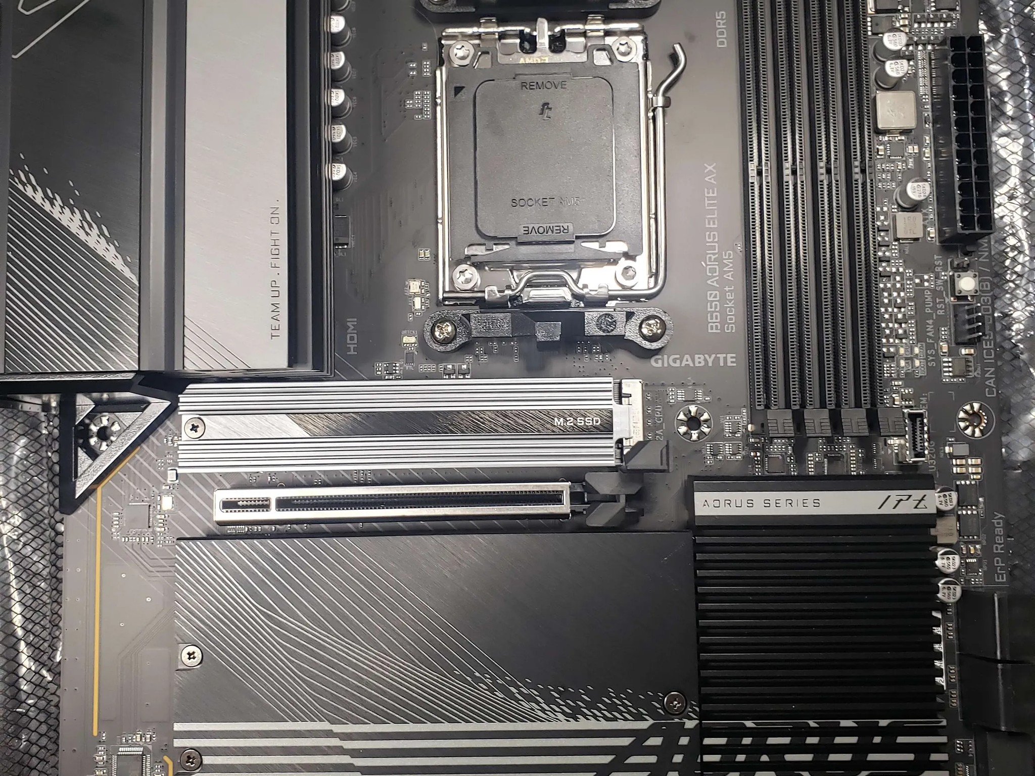 B650 Gigabyte Aorus Elite AX Motherboard (READ)