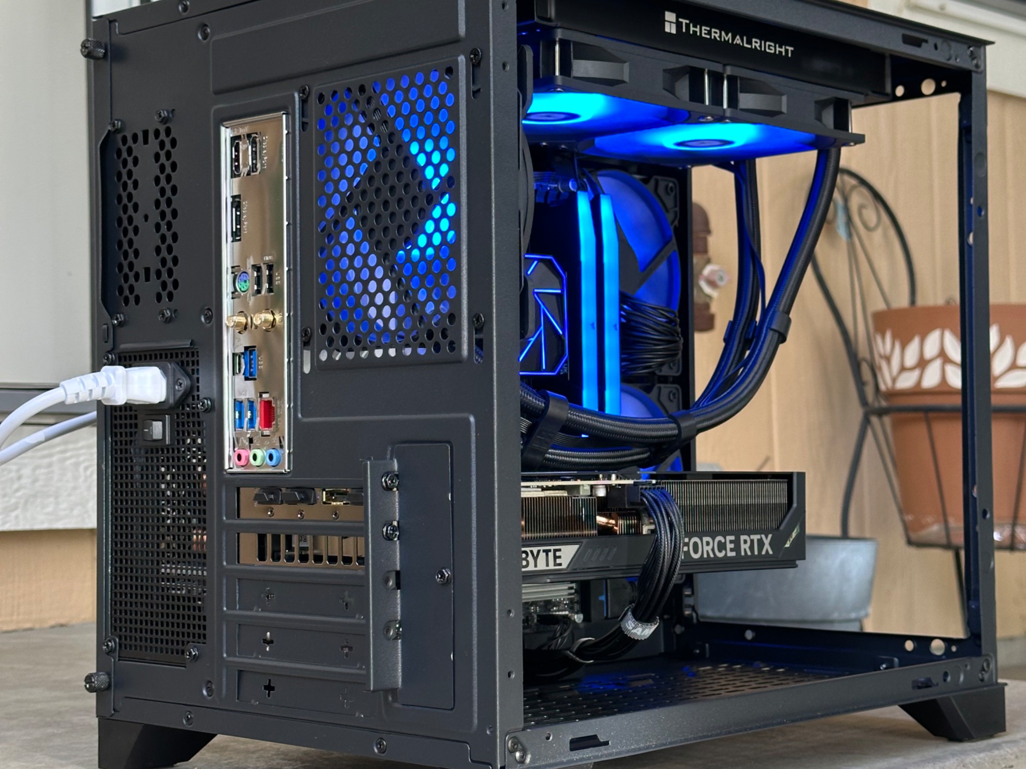 Ryzen 7 8700F • Rtx 5070 • 32GB DDR5 • 1TB nvme