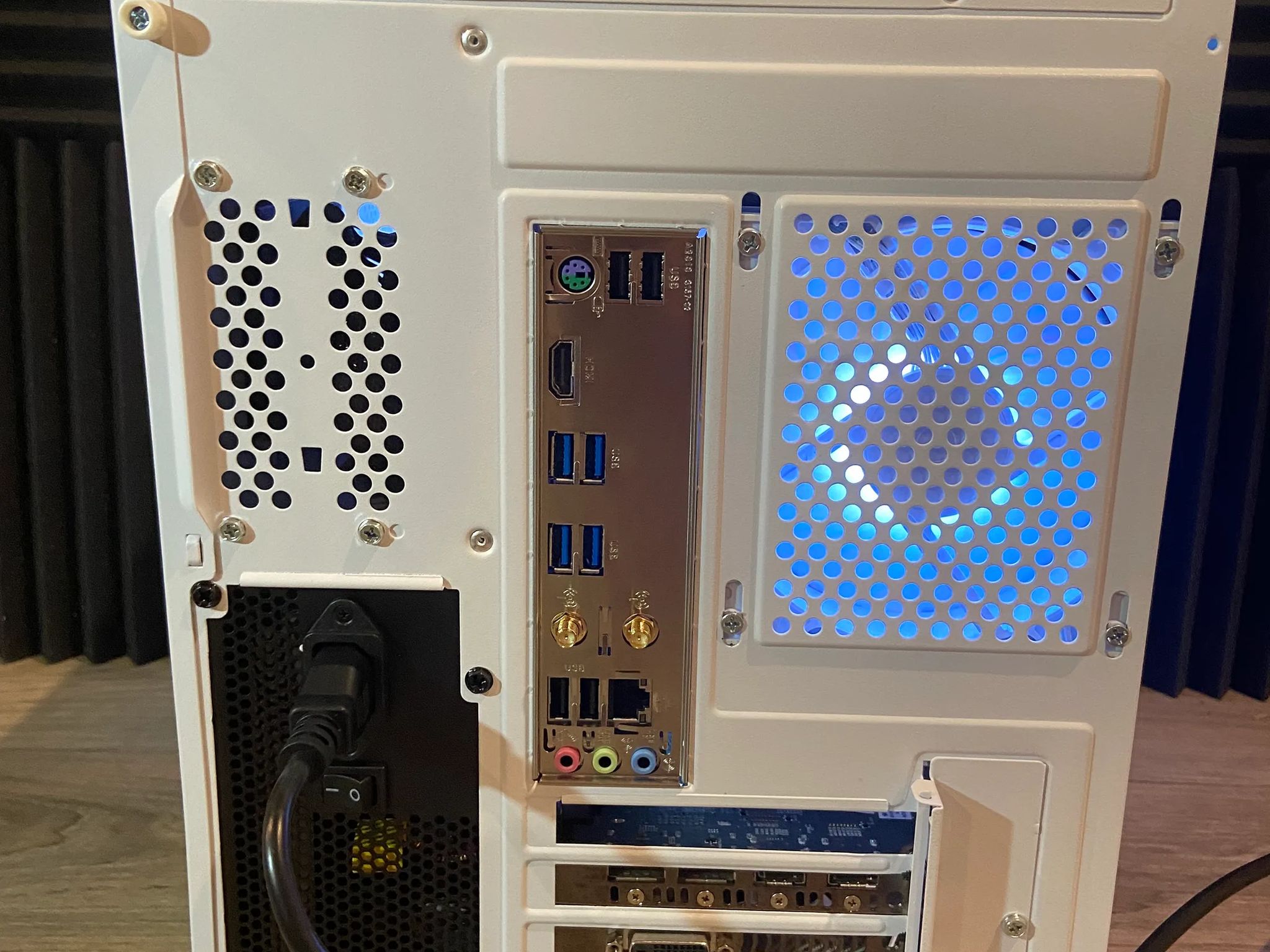 BLACK FRIDAY SALE!! [VR READY] Ryzen 5 // GTX 1070 // 16GB RGB RAM // 512 GB SSD // 650W PSU