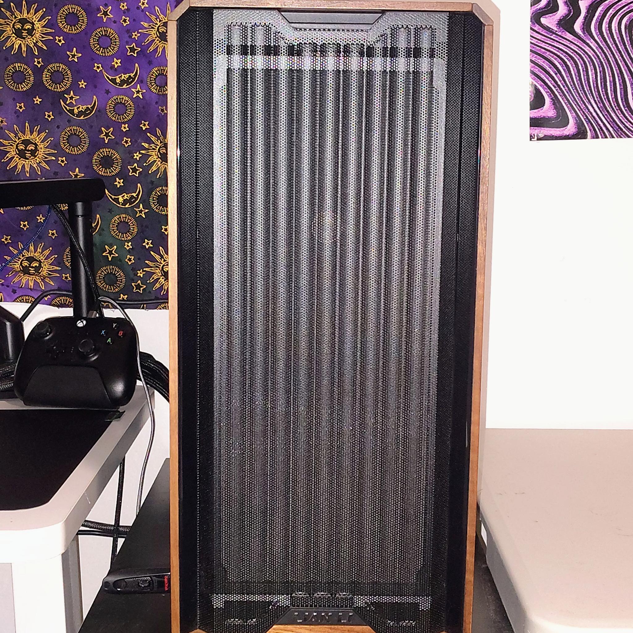 1440p/4K AMD Ryzen 7 7700X + Radeon RX 9070 Gaming PC