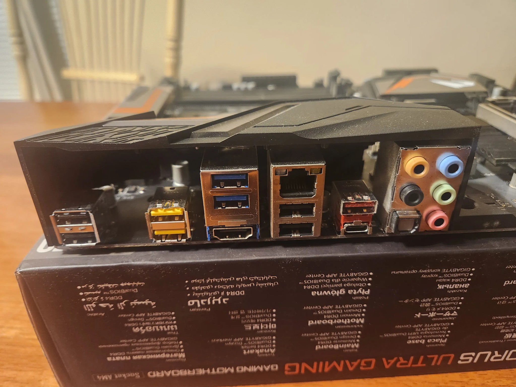 GIGABYTE X470 AORUS Ultra Gaming AM4 ATX AMD Motherboard Socket Ryzen