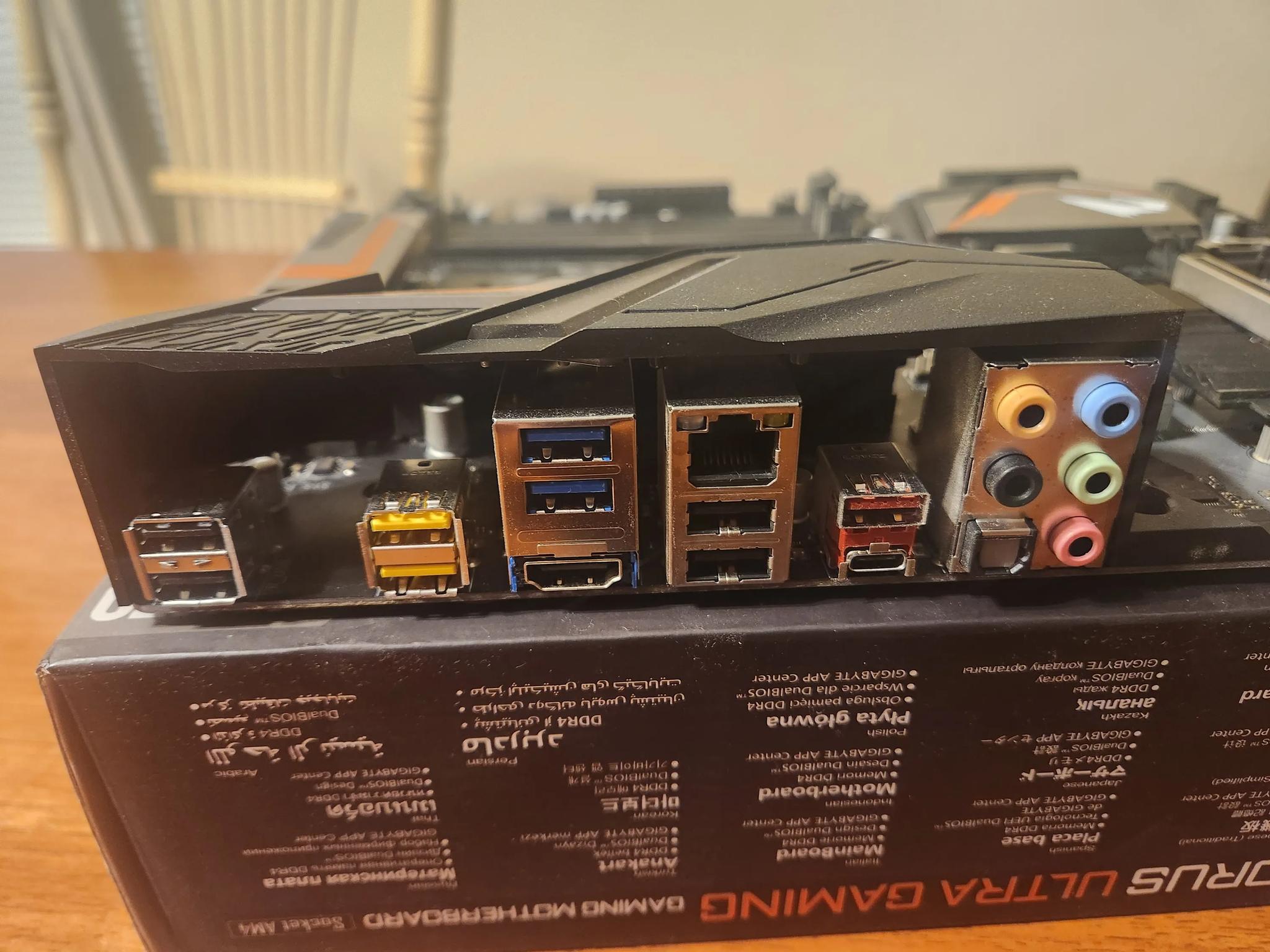 GIGABYTE X470 AORUS Ultra Gaming AM4 ATX AMD Motherboard Socket Ryzen