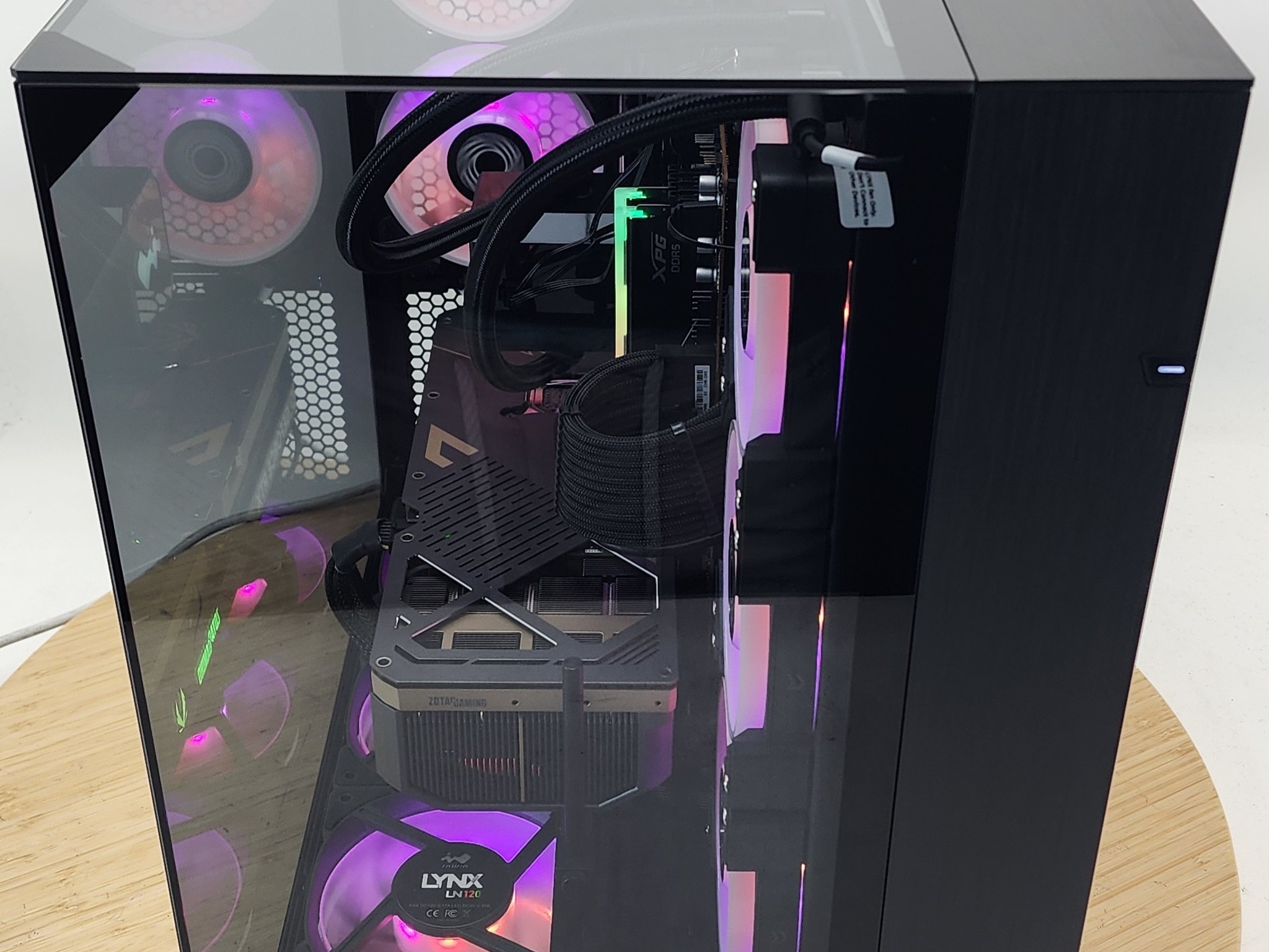 Gaming PC Ryzen 7 9700X 32GB RAM 2TB SSD RTX 5080 16GB Windows 11 Computer