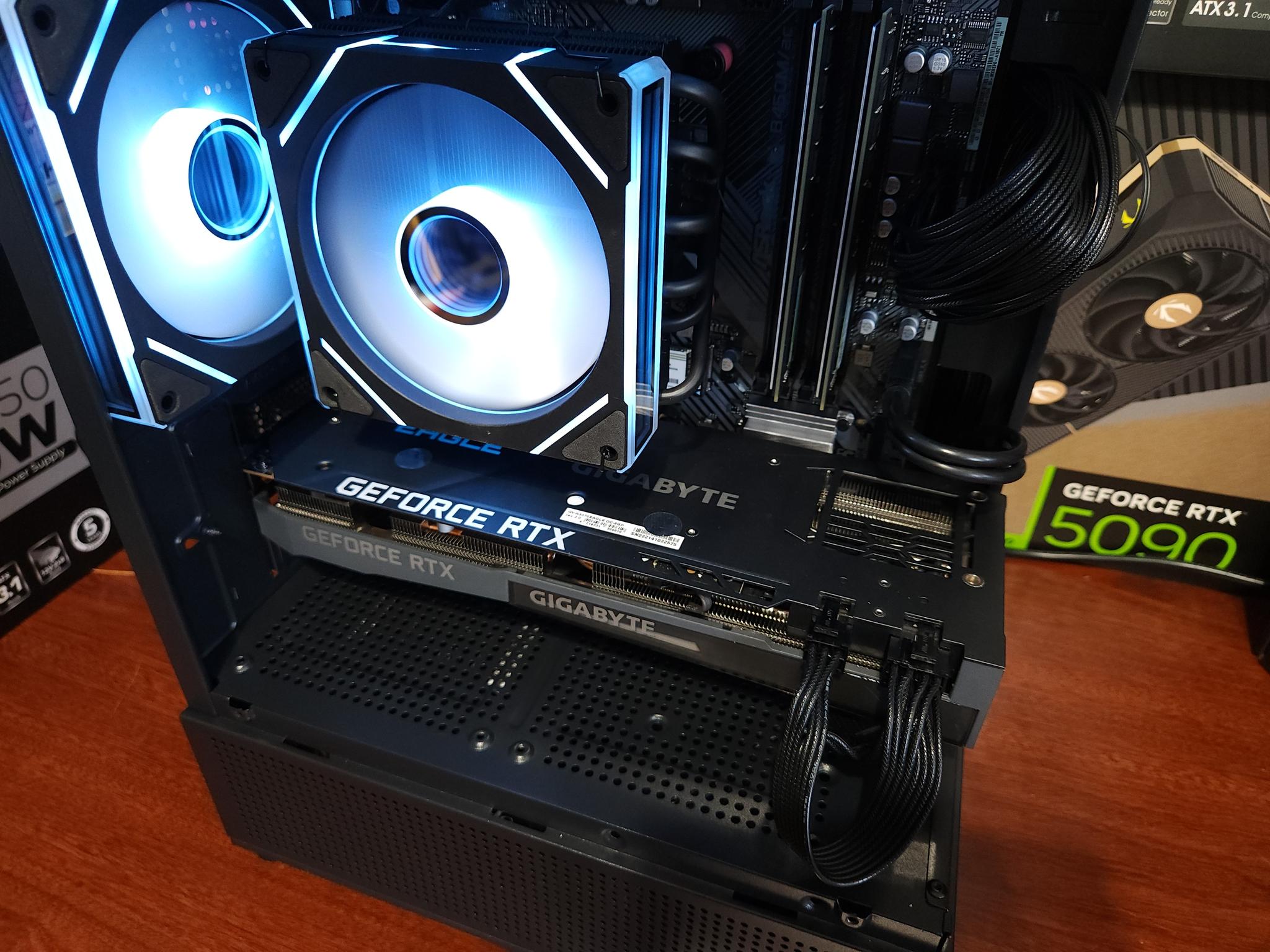 RTX 3070 | Ryzen 7 3700X | 32GB DDR4 RAM 3200 MTs | 1 TB NVME SSD | WIFI & BT