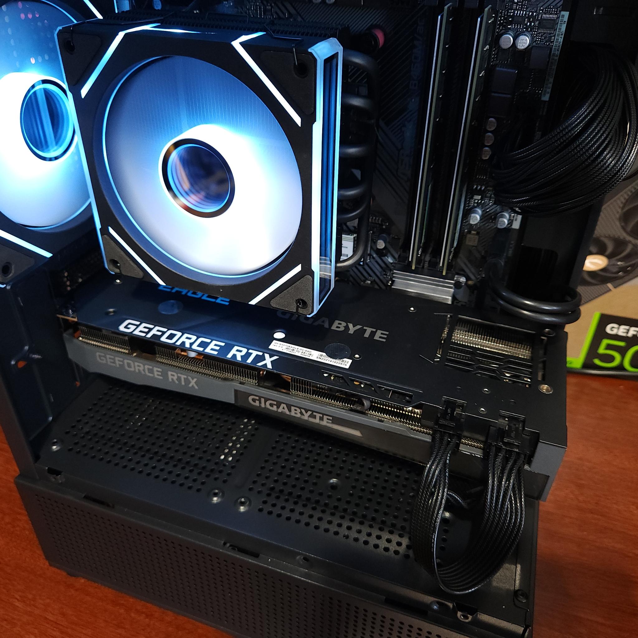 RTX 3070 | Ryzen 7 3700X | 32GB DDR4 RAM 3200 MTs | 1 TB NVME SSD | 650W BRONZE | WIFI & BT