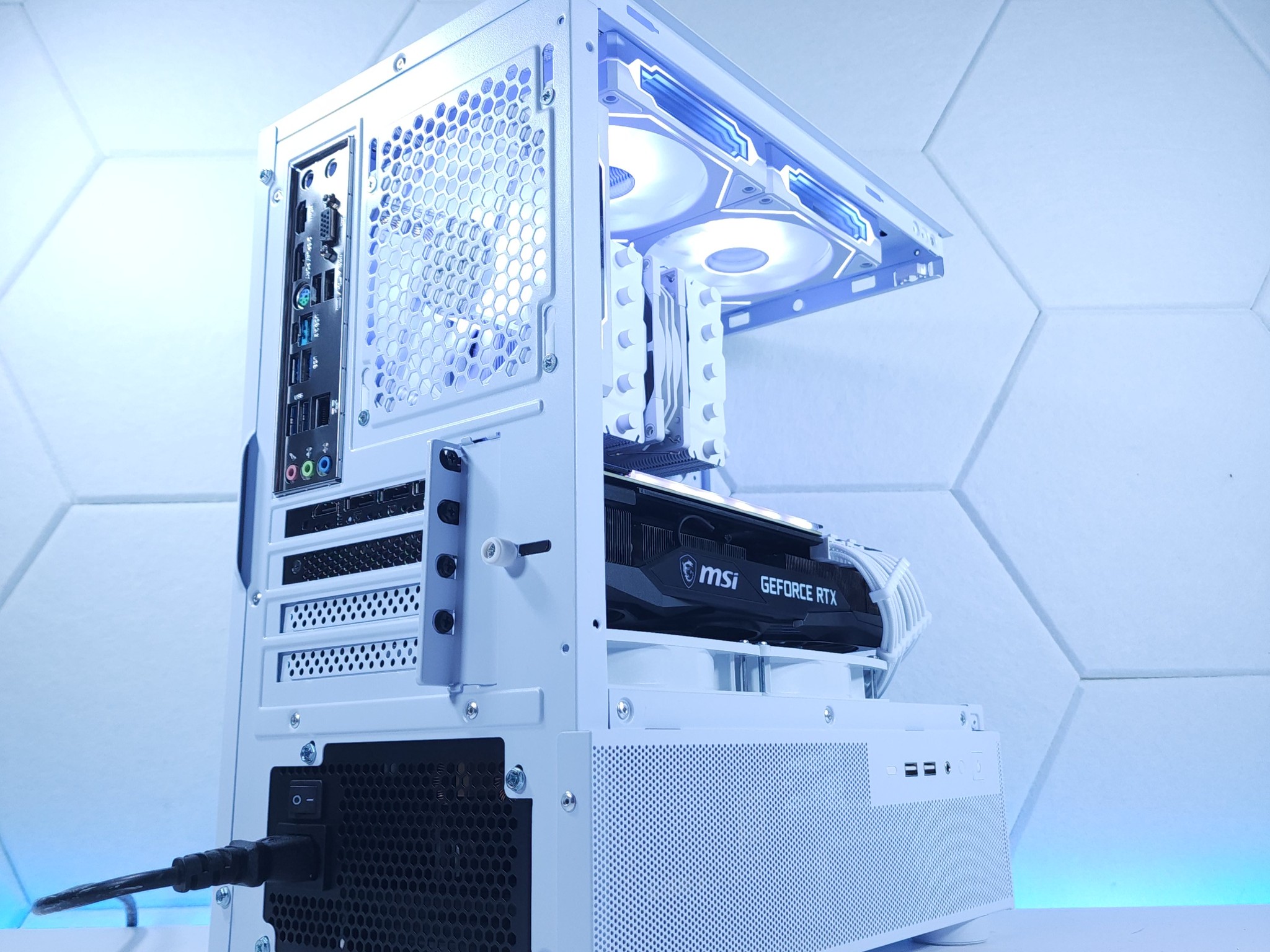 🤍RTX 3070 || Ryzen 7 5700X || 2TB NVMe SSD || 32GB 3200MHz || 1080p/1440p Gaming Computer