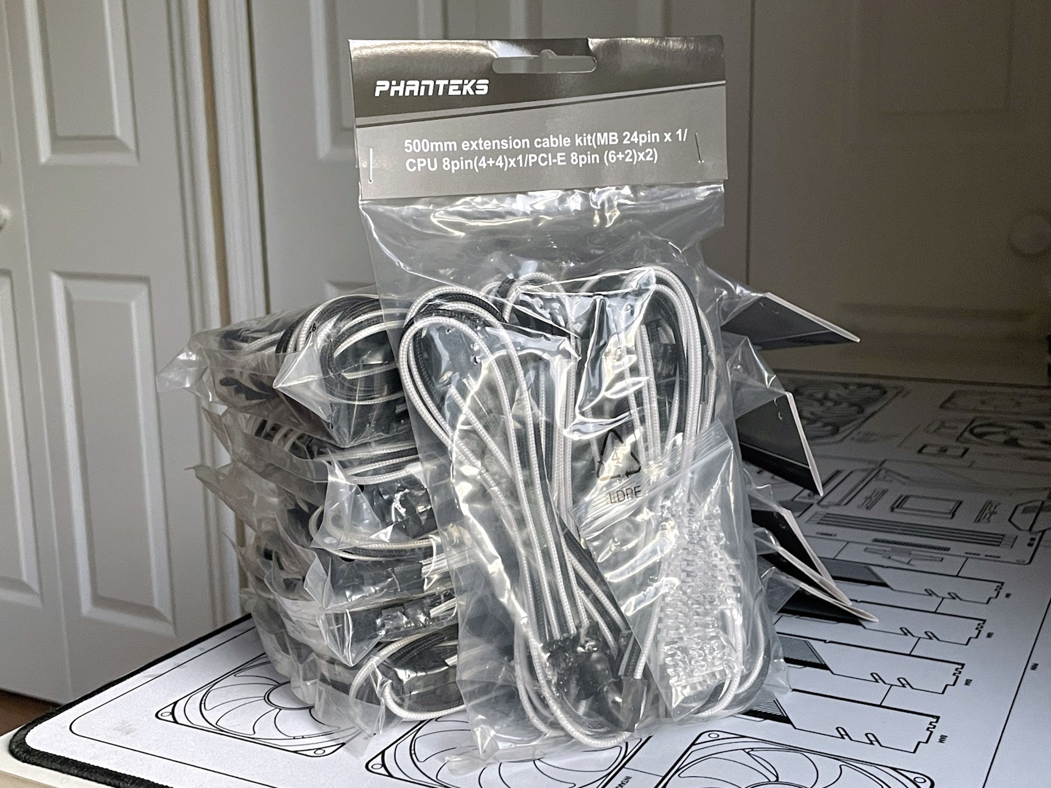 Phanteks 18AWG PSU Cable Extensions - Black/White Mix