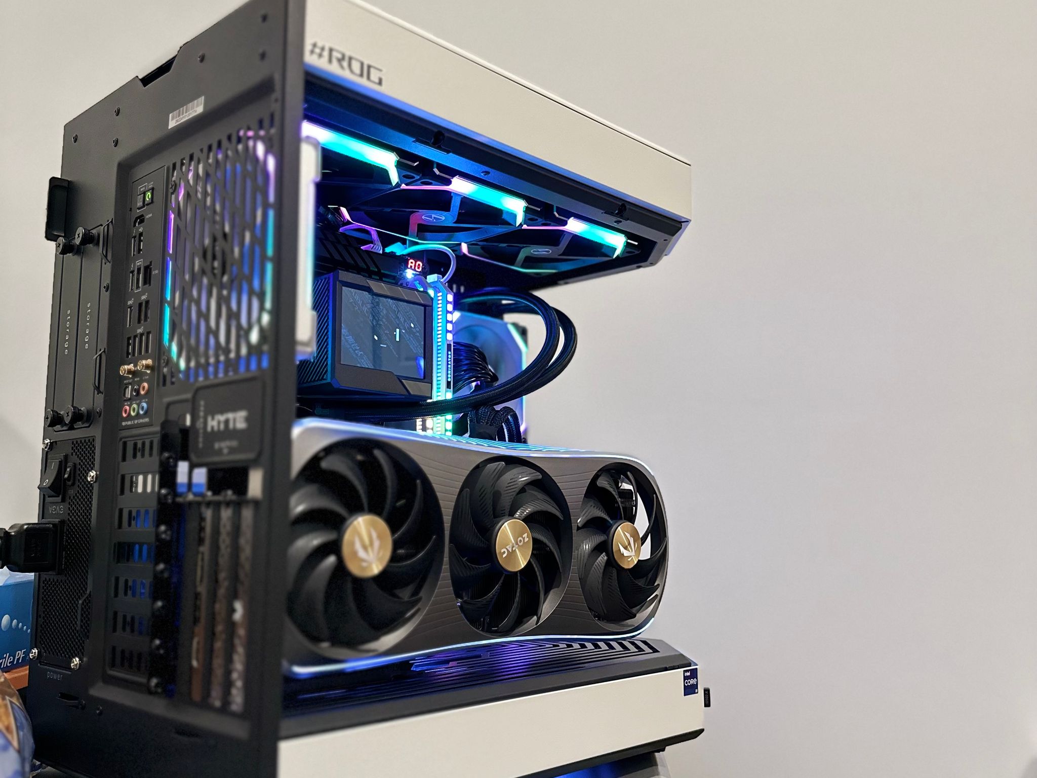 BRAND NEW PC RTX 4090 i9 13900k 32DDR5 RAM SELLING ASAP!!