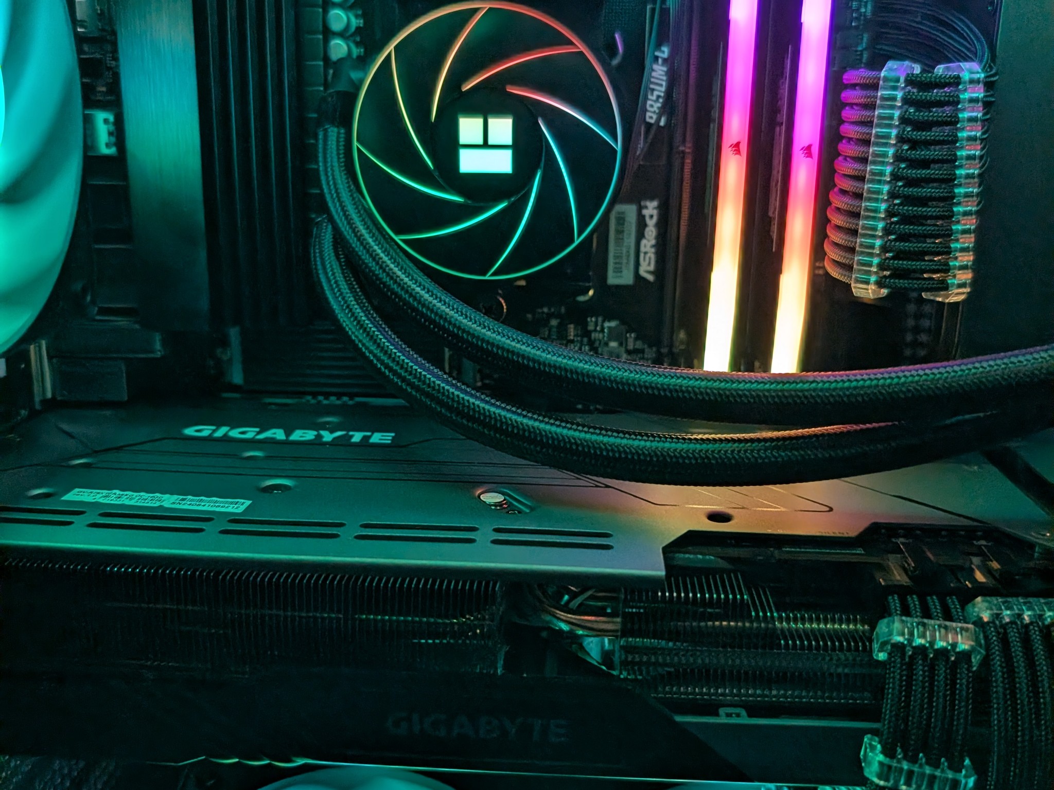 Ryzen 5 7500x3d-RX 7800 XT 16GBvram-32GB DDR5 6000-1 TB NVME Gaming PC