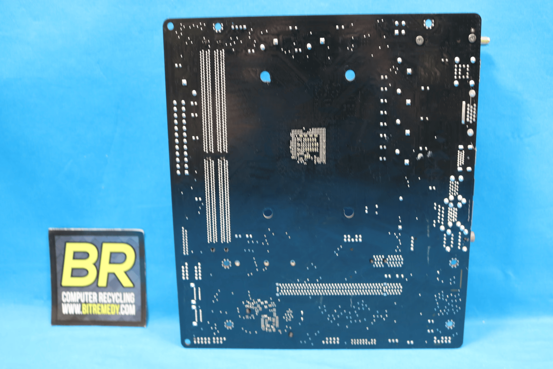 *Newest BIOS* ASRock A320M/ac AMD Socket AM4 MicroATX DDR4 Desktop Motherboard No I/O Shield