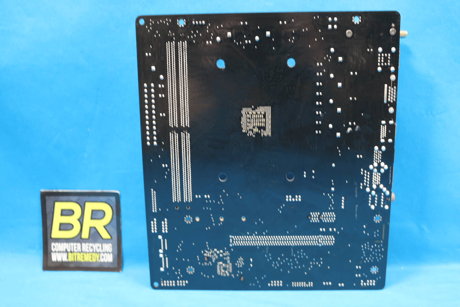 *Newest BIOS* ASRock A320M/ac AMD Socket AM4 MicroATX DDR4 Desktop Motherboard No I/O Shield