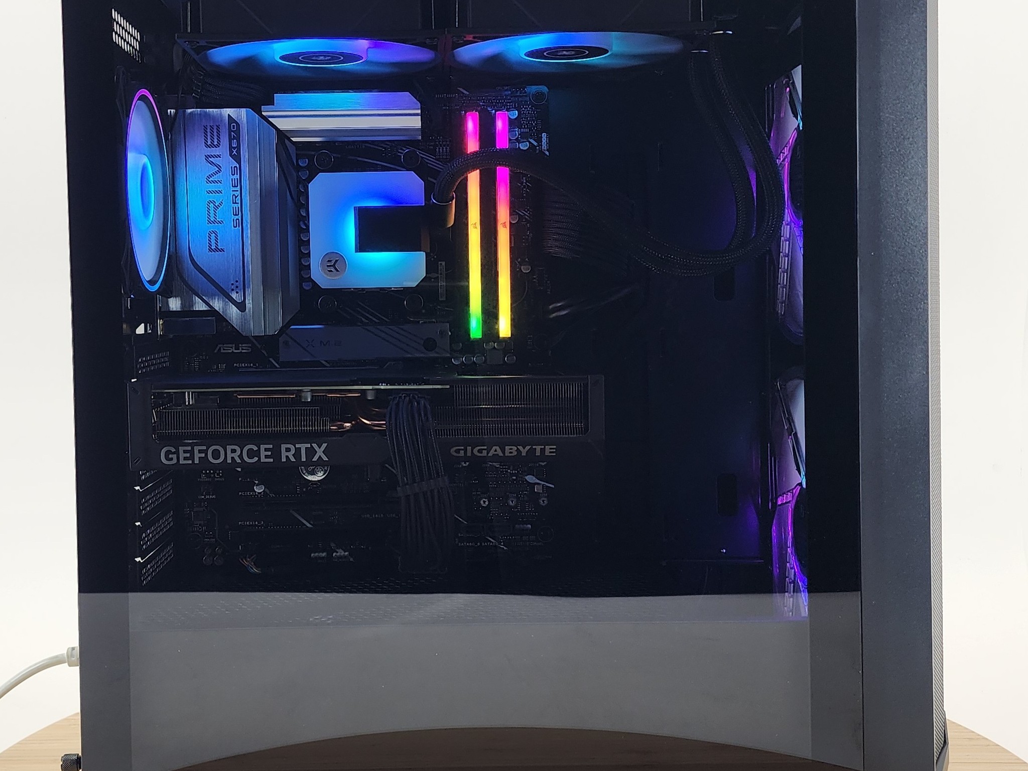 Gaming PC Ryzen 9 7950X3D 32GB RAM 1TB SSD RTX 4070 Ti 12GB Windows 11 Computer