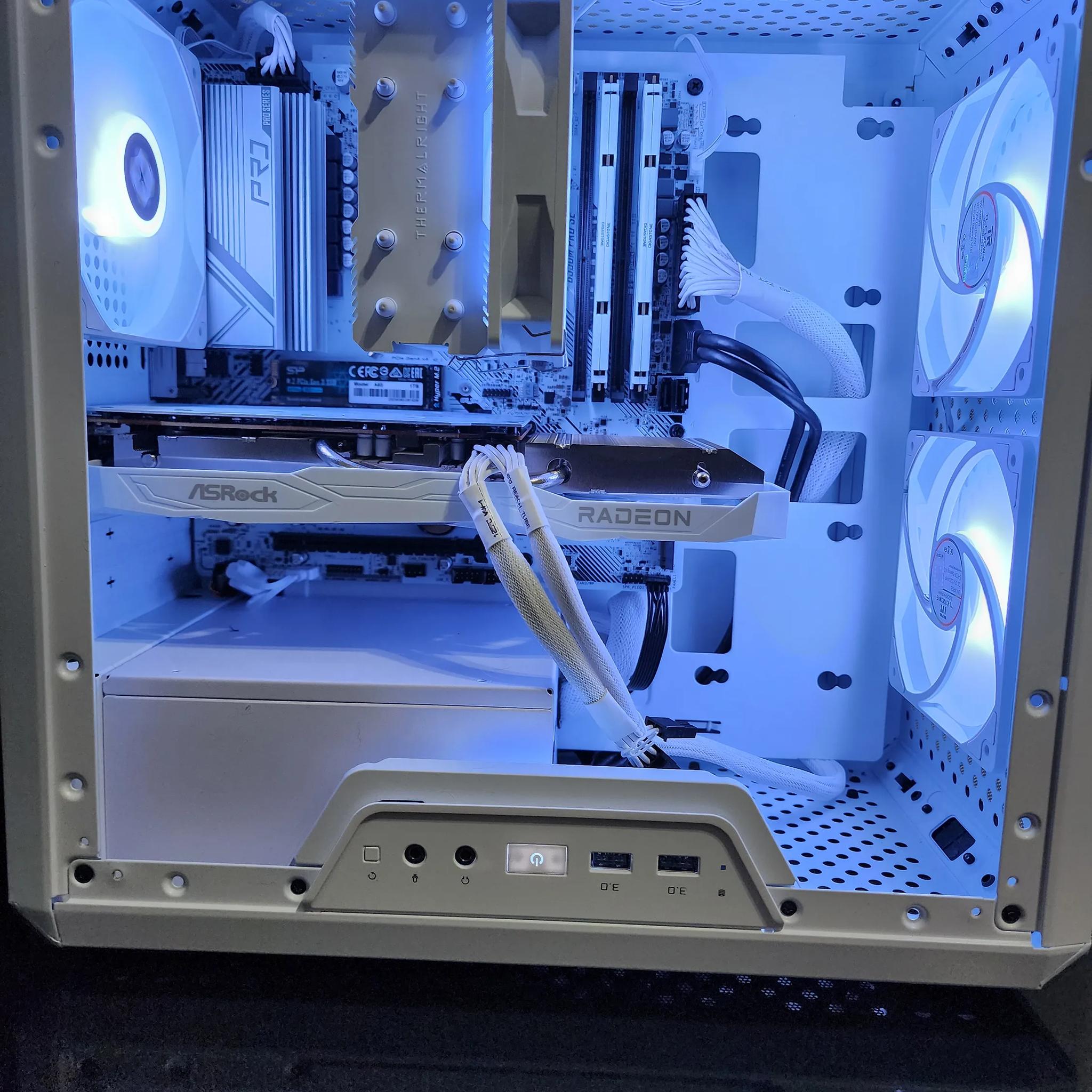 RX 6600 | Ryzen 5 3600 | 1 TB NVME | All White