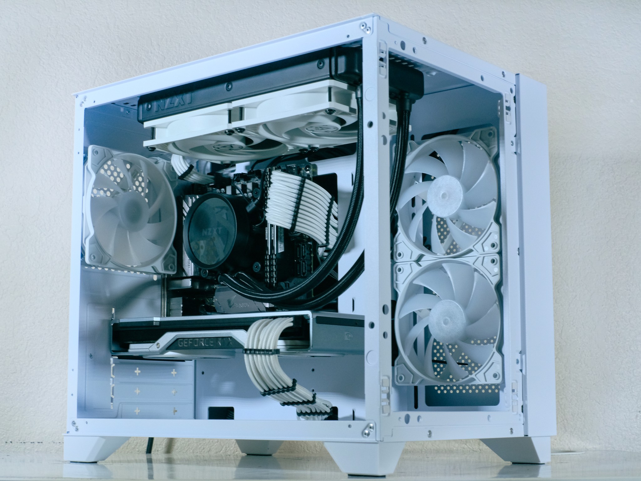 ☾ Luna ☽ | Intel Core i7-9700K | Nvidia RTX 2070 Super | Corsair Vengeance LPX 16 GB