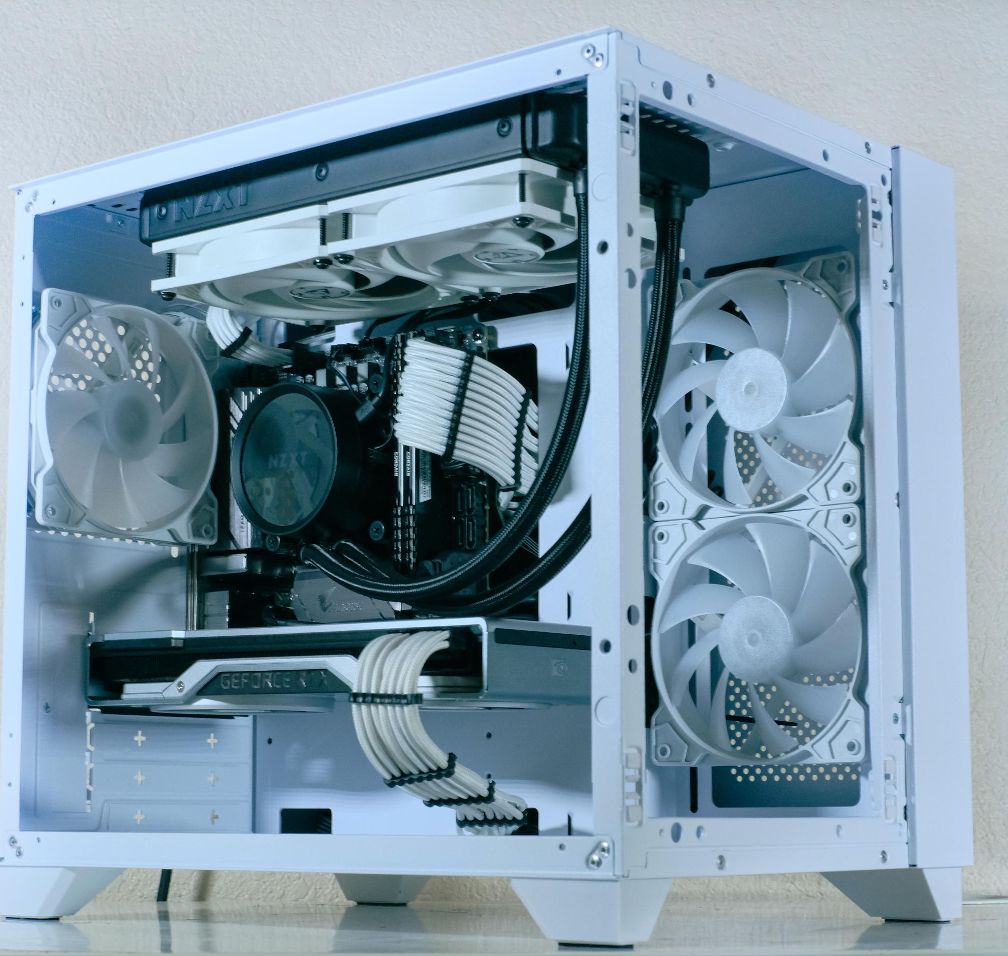 ☾ Luna ☽ | Intel Core i7-9700K | Nvidia RTX 2070 Super | Corsair Vengeance LPX 16 GB