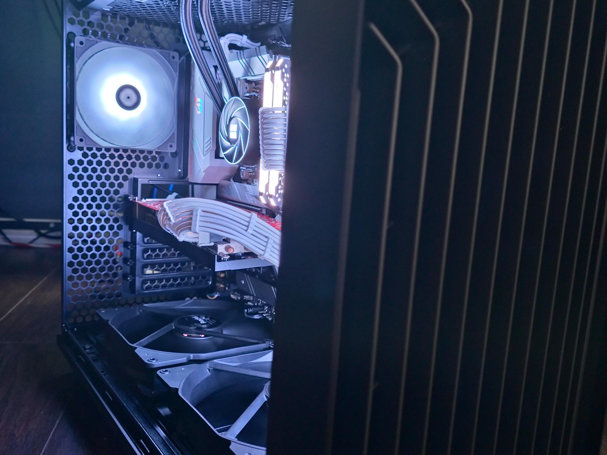 Ryzen 5 5600X | RX 5700 XT 8GB | 1TB NVMe + 2 TB HHD!!