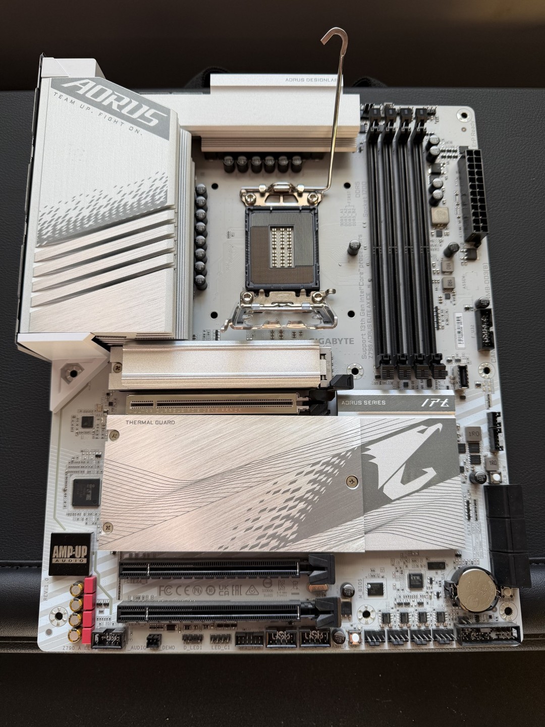 GIGABYTE Z790 AORUS ELITE AX ICE — Premium White Gaming