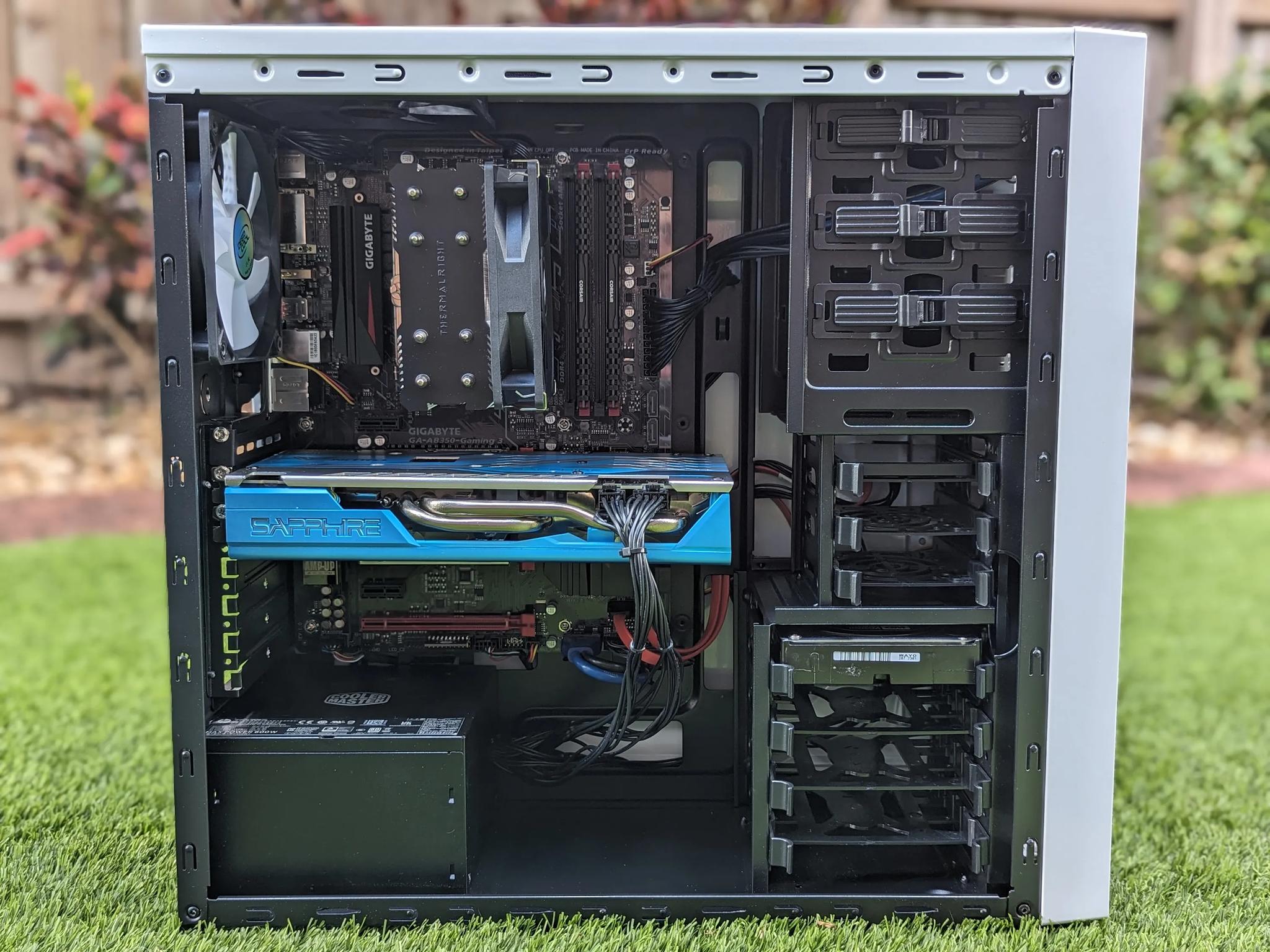 Frosty Vibe PC Ryzen 5 2600 32GB RAM RX 580 8GB 512GB SSD 2TB HDD