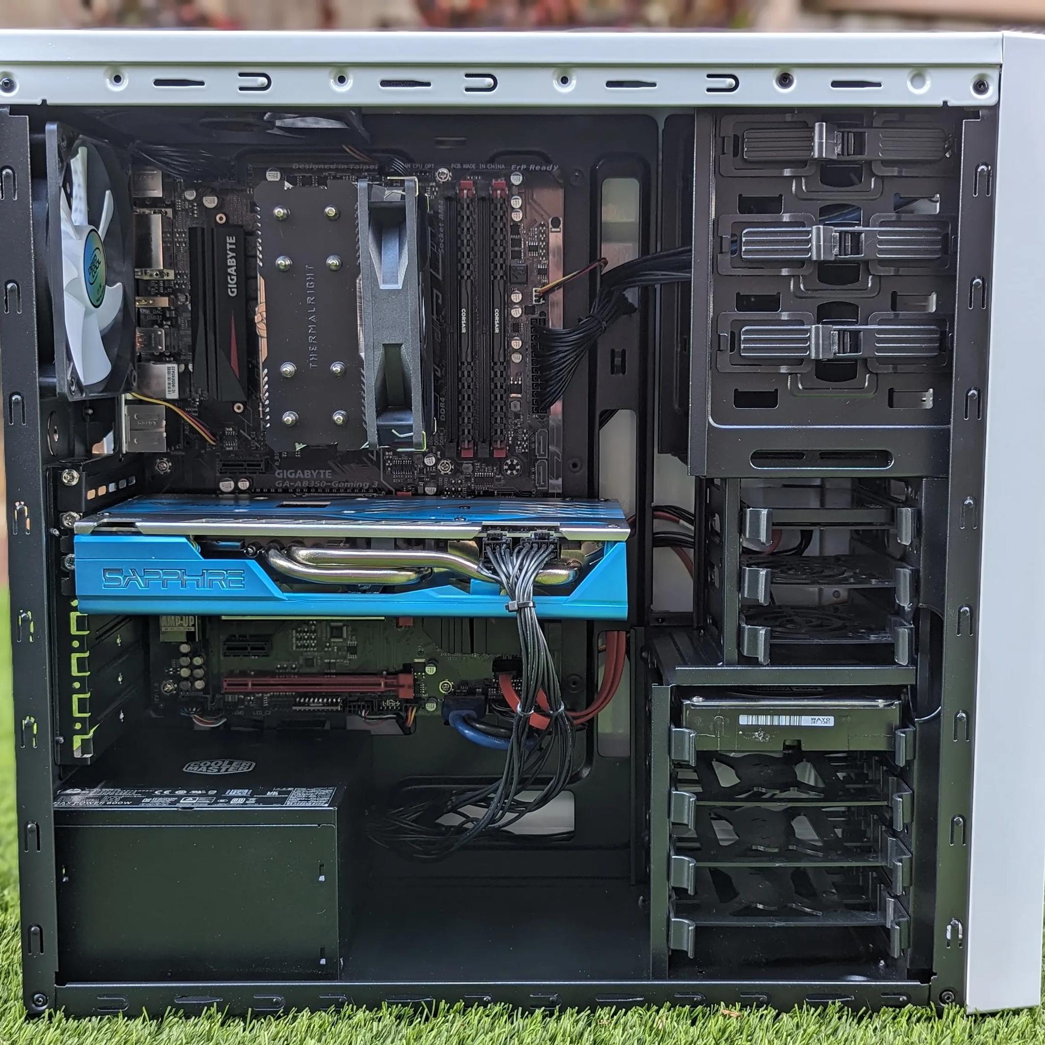 Frosty Vibe PC Ryzen 5 2600 32GB RAM RX 580 8GB 512GB SSD 2TB HDD