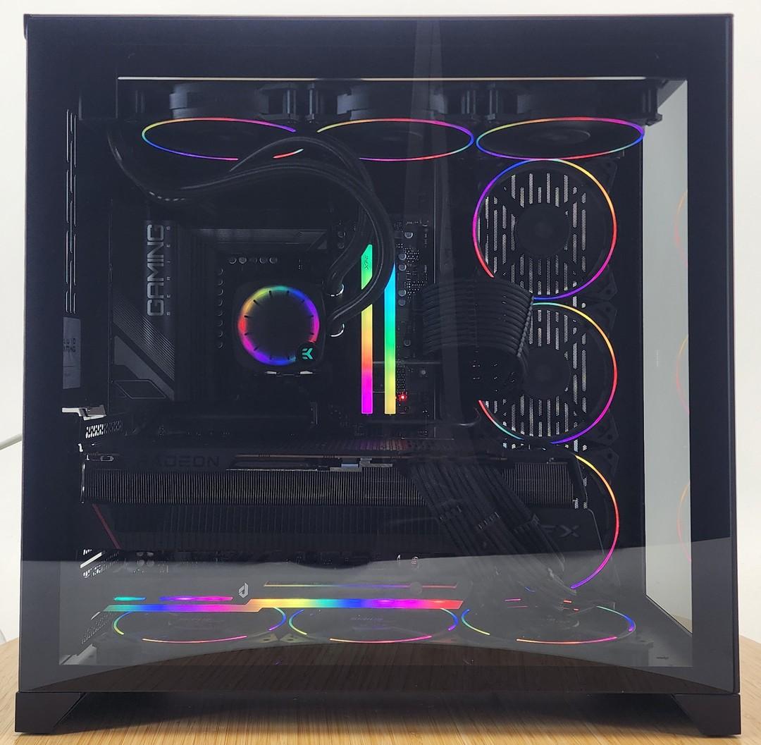 Gaming PC Ryzen 7 9800X3D 32GB RAM 2TB SSD RX 7900 XTX 24GB Win 11 Computer