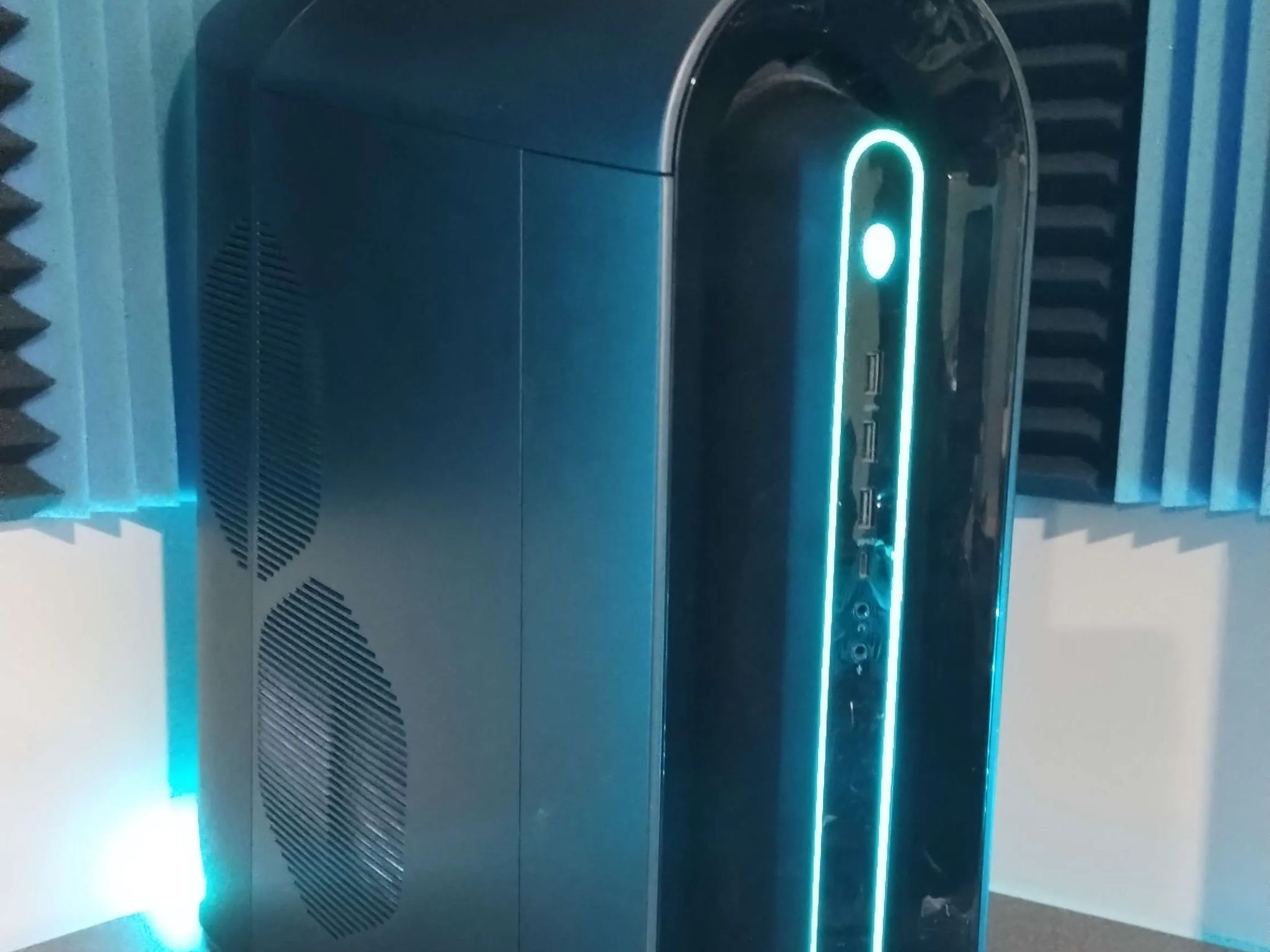 Alienware: i5 32GB RAM RTX2060, deep-cleaned and upgraded