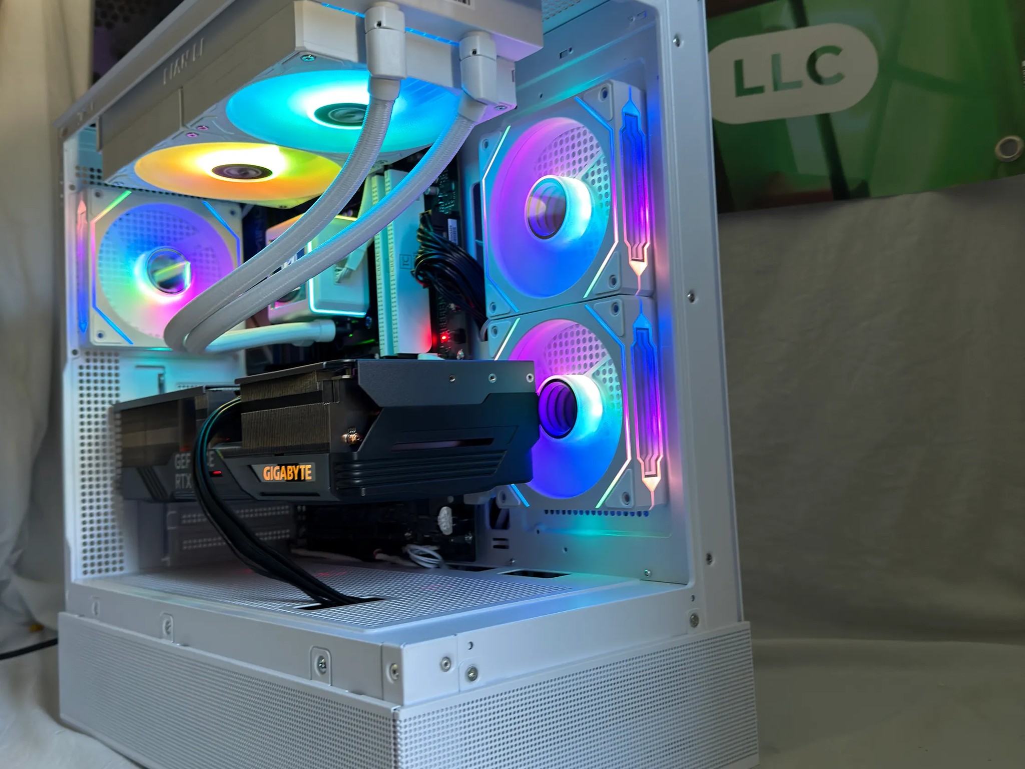 RTX 4080 Super Ryzen 7800X3D Gaming Flagship