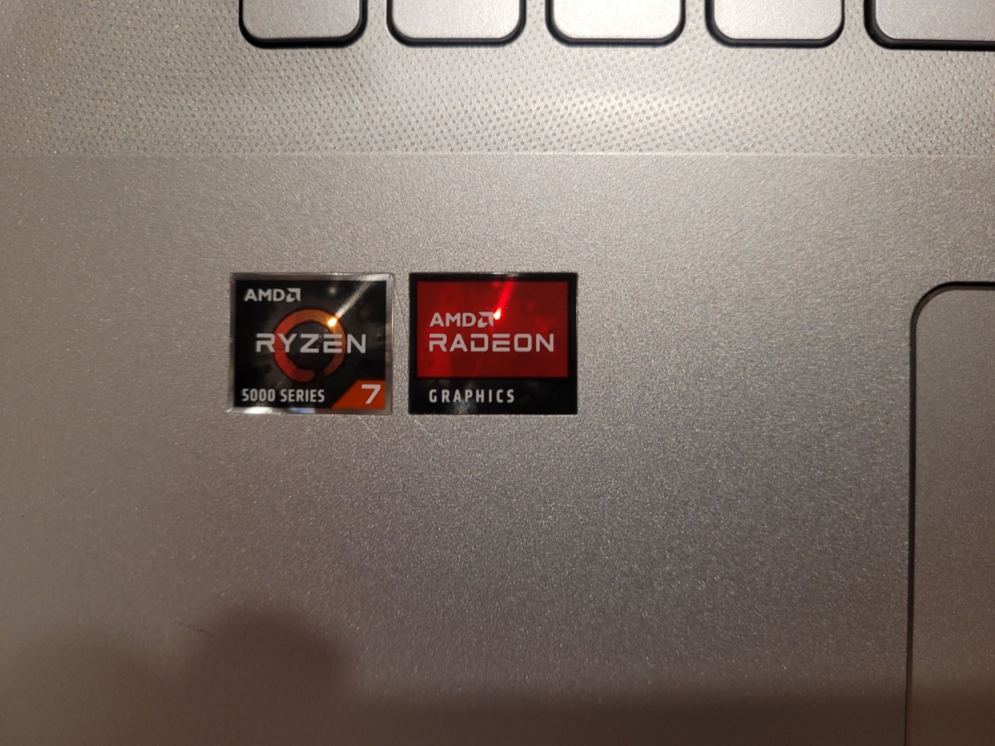 ASUS VivoBook 17.3 inch M712U (1TB, AMD Ryzen 7 5700U, 1.80GHz, 16GB)