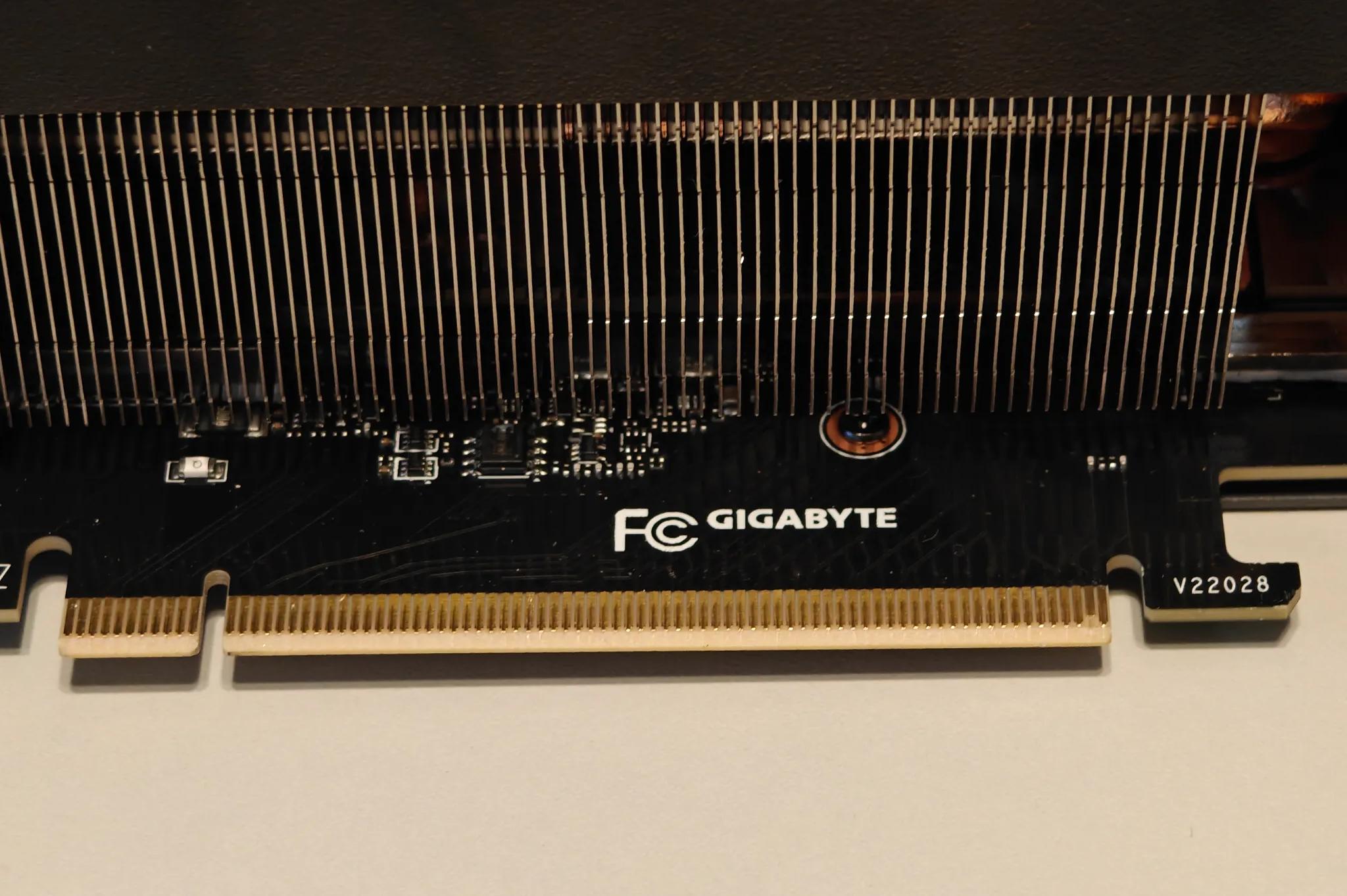 GIGABYTE GAMING GeForce RTX 4090 24GB GDDR6X (OPEN BOX, RETAIL BOX DAMAGE)